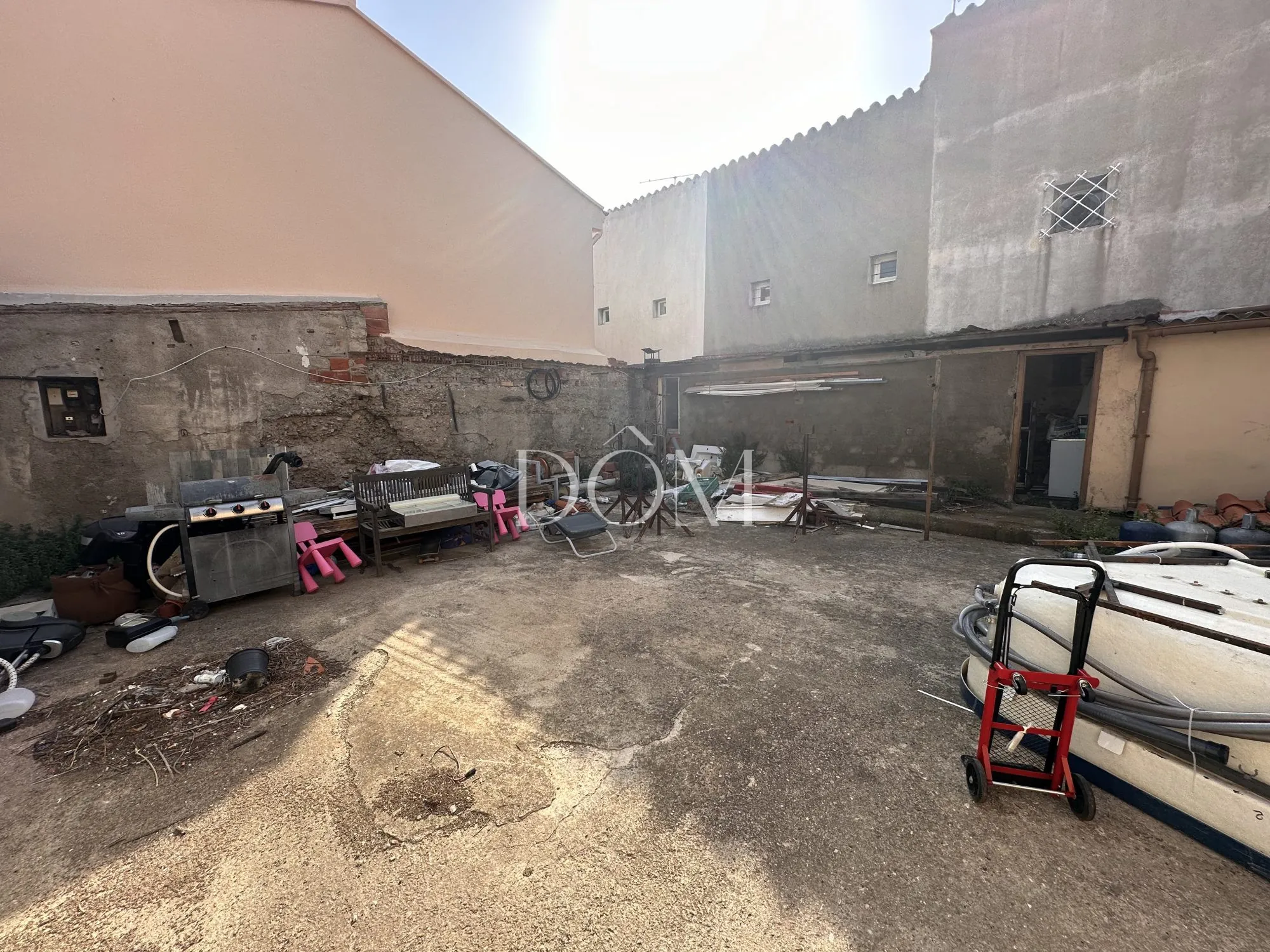 Terrain à bâtir viabilisé de 106 m² à Perpignan, Vue sur les montagnes