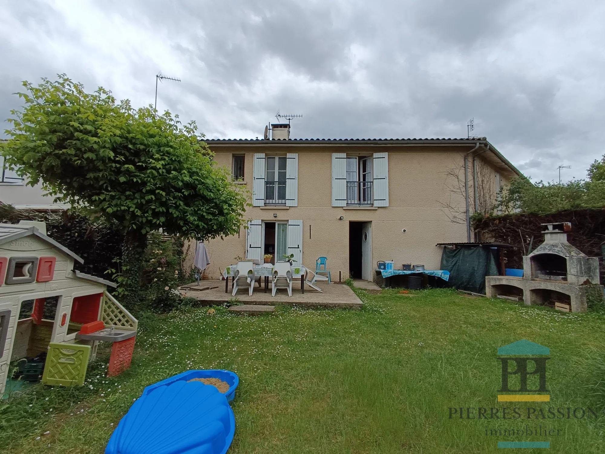 Maison 3 chambres avec garage et jardin à Cerons