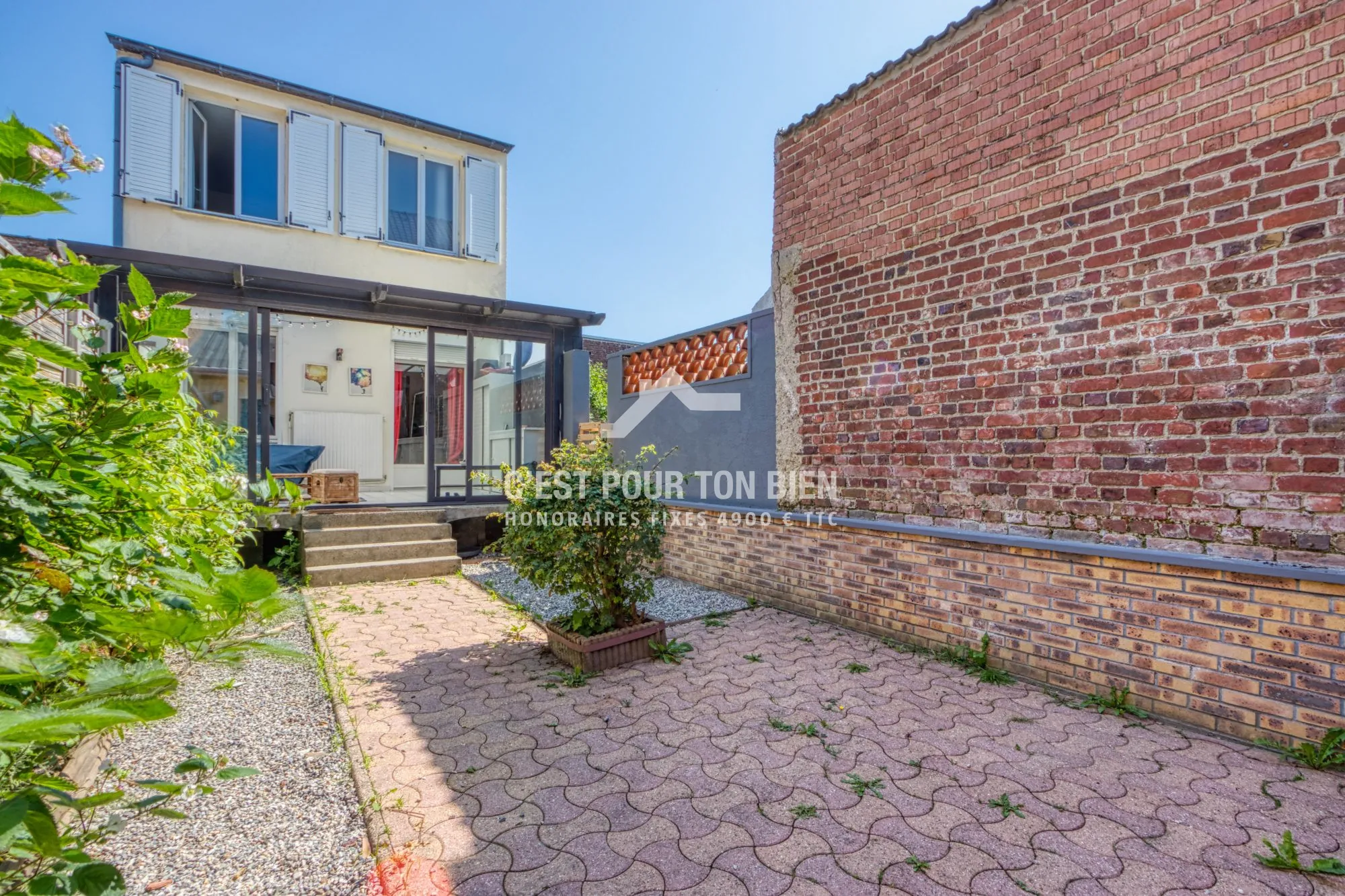 Charmante maison 2 chambres avec garage et extérieur à Loos