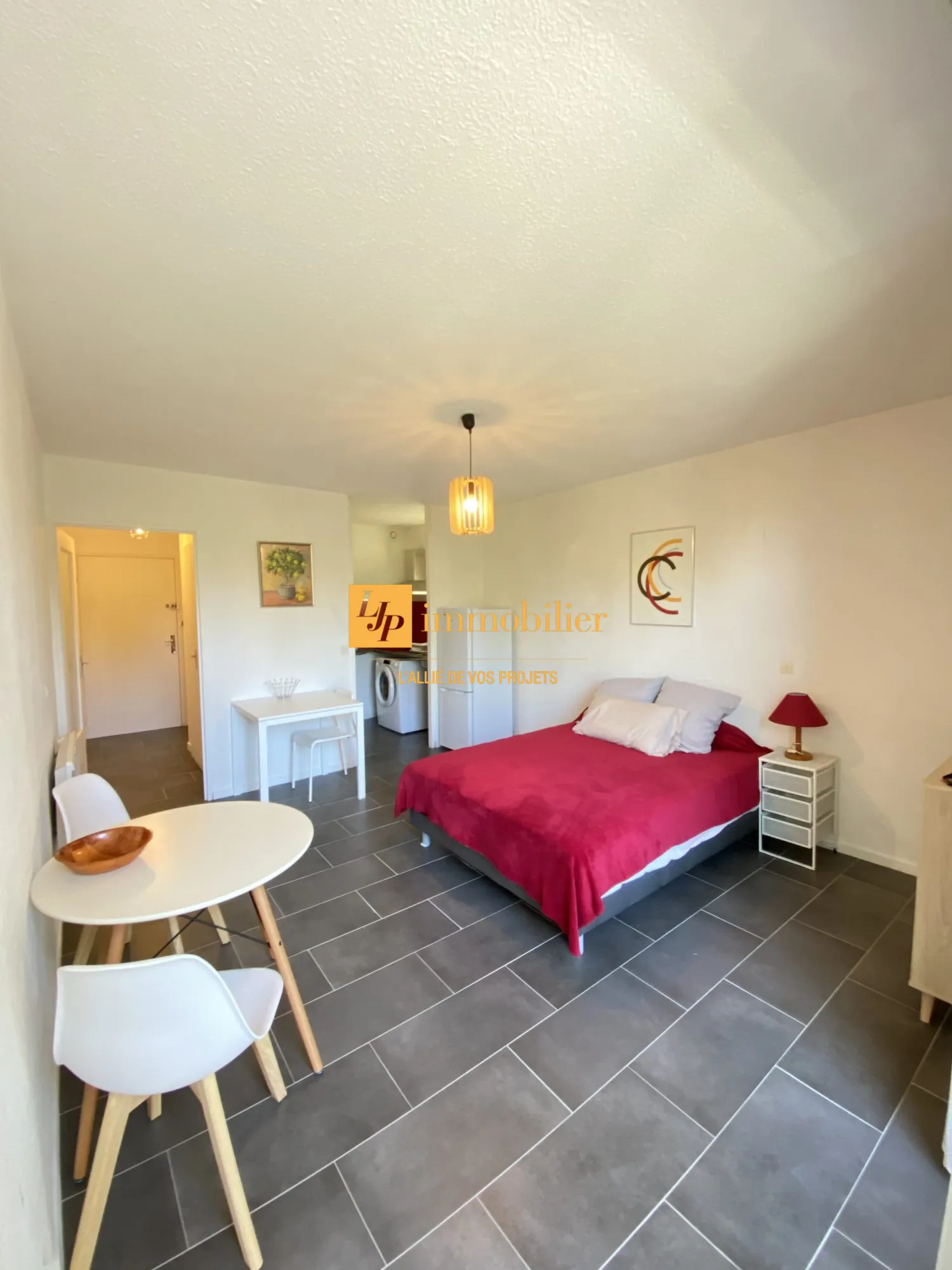 Appartement T1 de 25 m² à Montpellier avec terrasse et parking – Investissement idéal