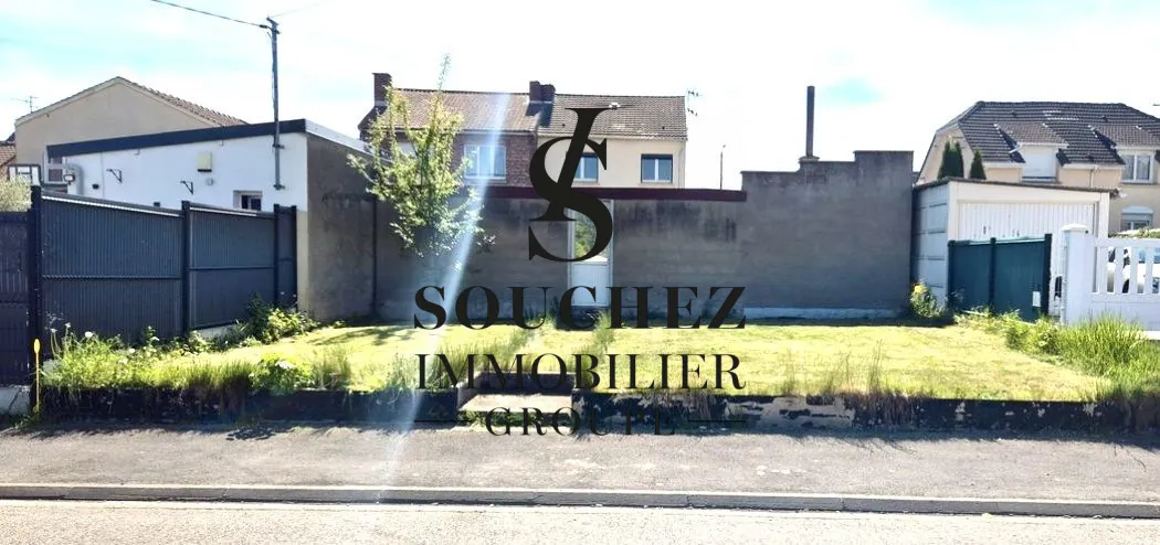 Terrain constructible à Hénin-Beaumont de 280 m², proche réseaux et dans rue calme