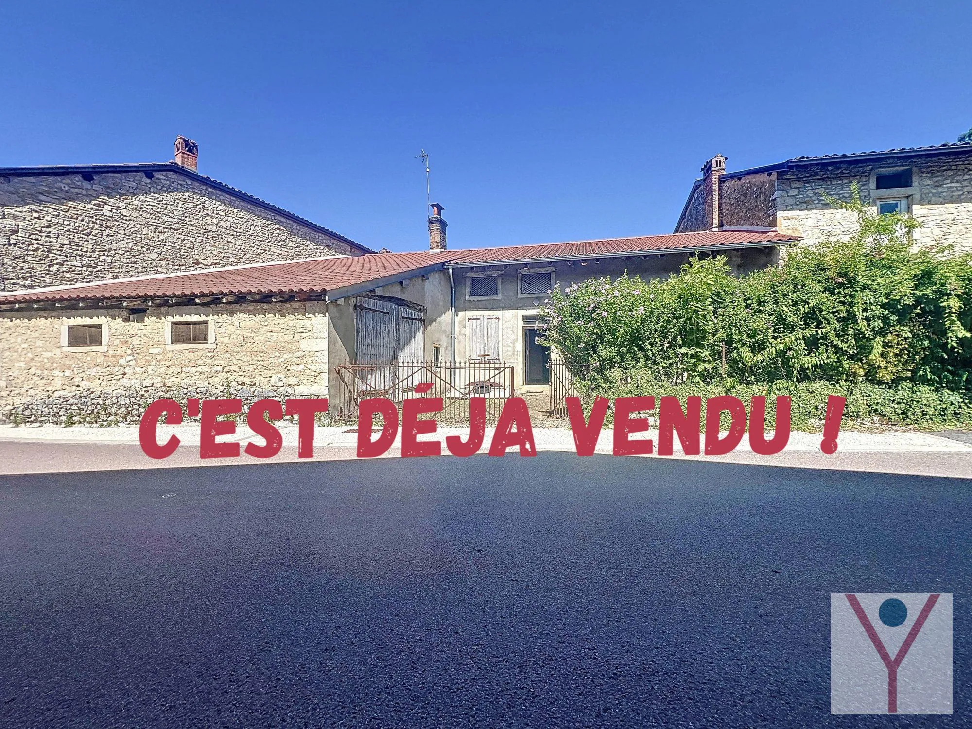 Maison de village à rénover avec terrain à Meillonnas - Charmant potentiel