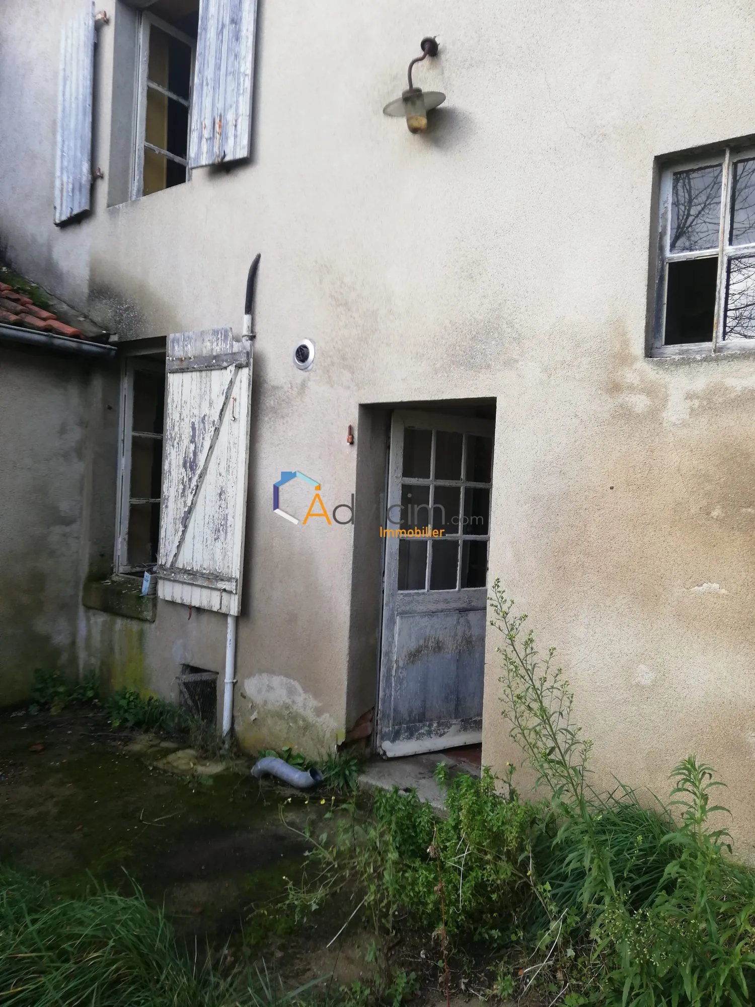 Maison à vendre à Saint Benoit du Sault - 92 m², dépendances, terrain, potentiel de rénovation