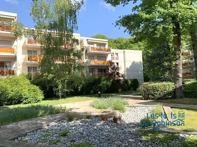 Appartement T2 à vendre au Plessis-Robinson avec forte rentabilité et vue sur jardin