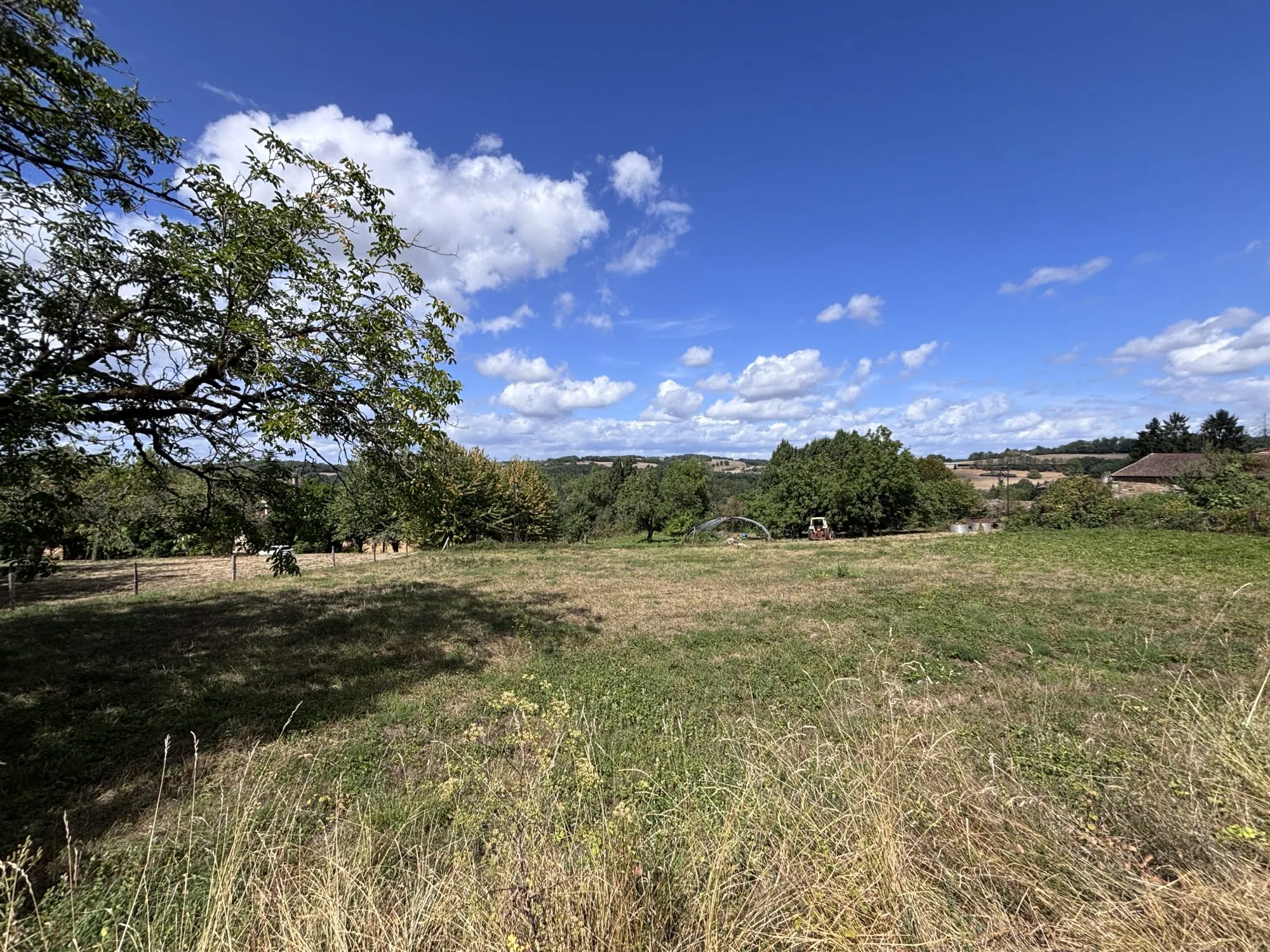 Terrain constructible à vendre à Saint Romain-et-Saint Clément, Dordogne, 1400 m²