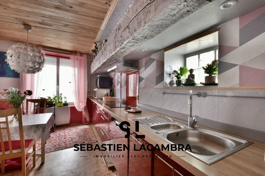 Maison de village authentique de 135 m² avec terrasse et garage au Le Fraysse près d'Alban