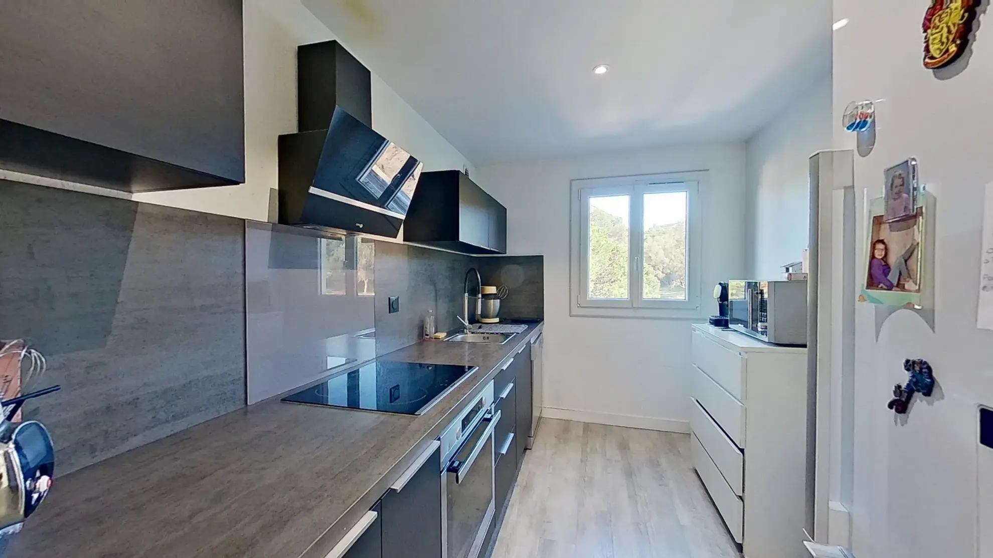 Appartement 3 pièces rénové à Fréjus avec parking et cave 