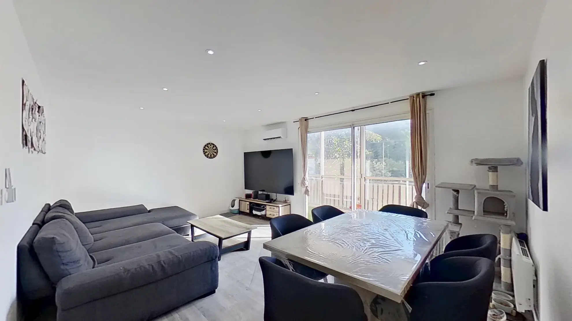 Appartement 3 pièces rénové à Fréjus avec parking et cave