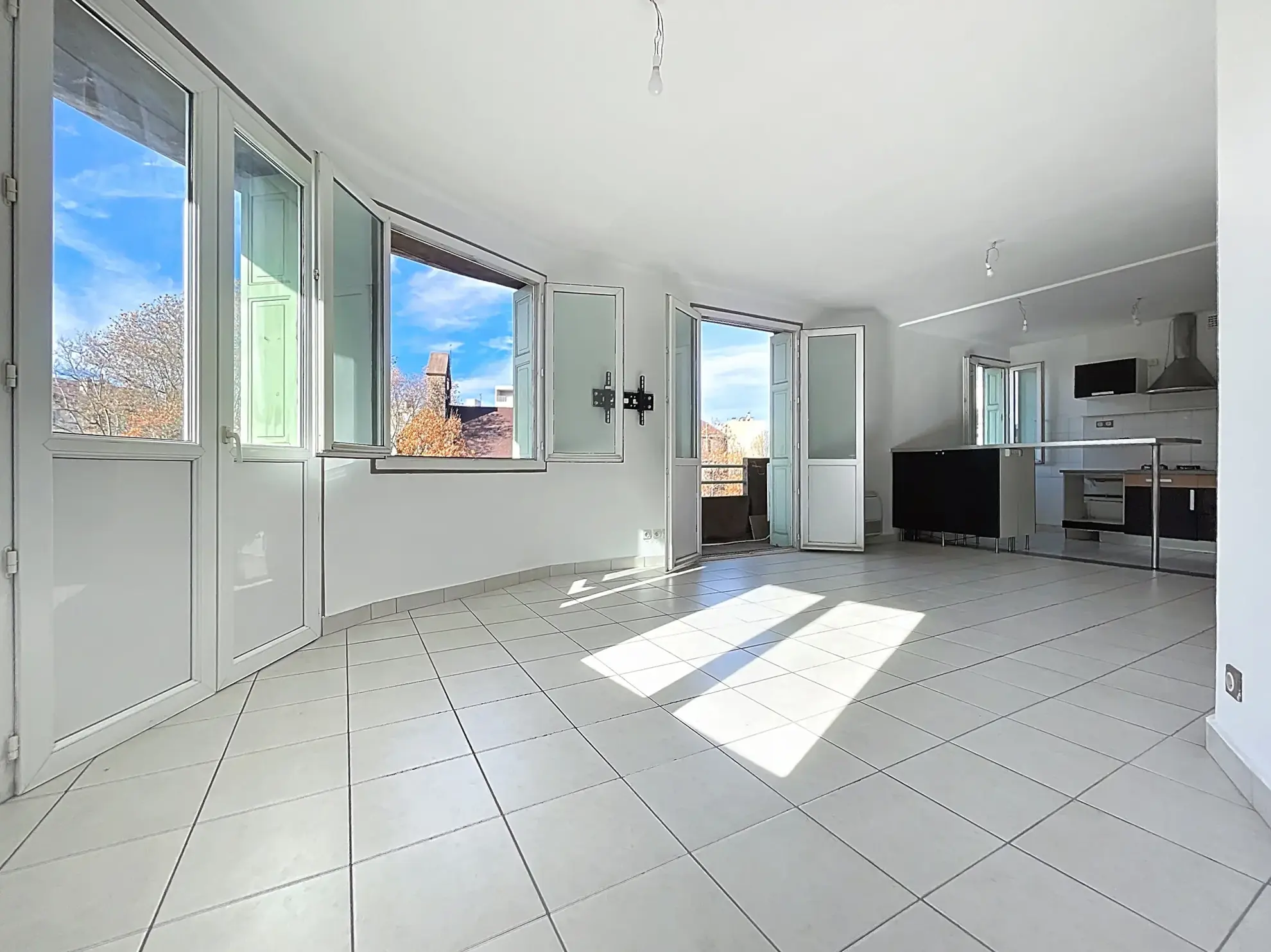 Appartement T3 à Saint-Étienne Bellevue/Solaure avec balcon, cave, chauffage gaz et climatisation