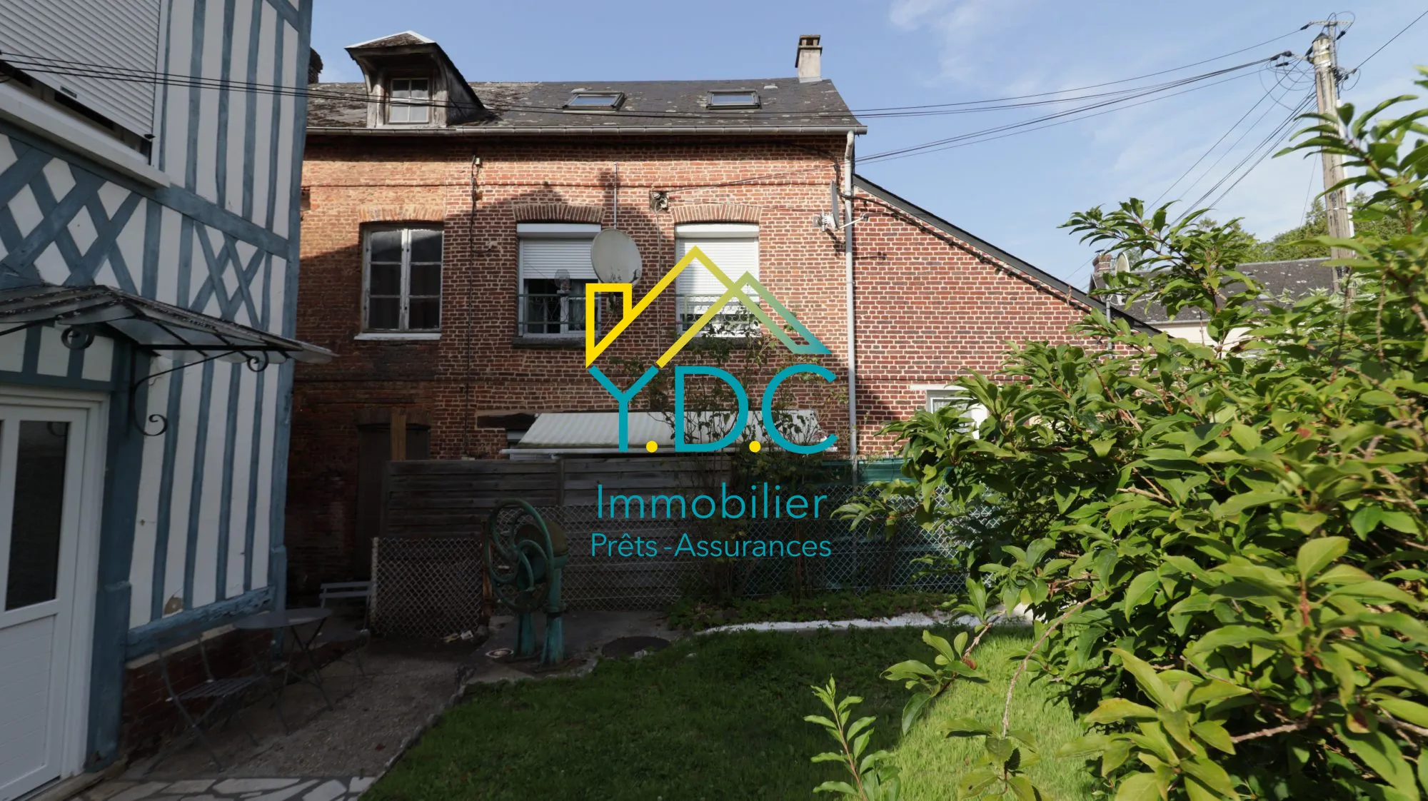 Immeuble de rapport à Doudeville avec 4 logements loués et forte rentabilité