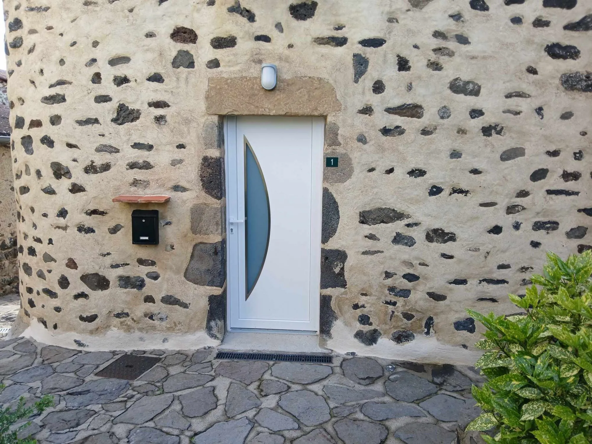 Charmante maison de village meublée à Bergonne - 50 m² rénovés