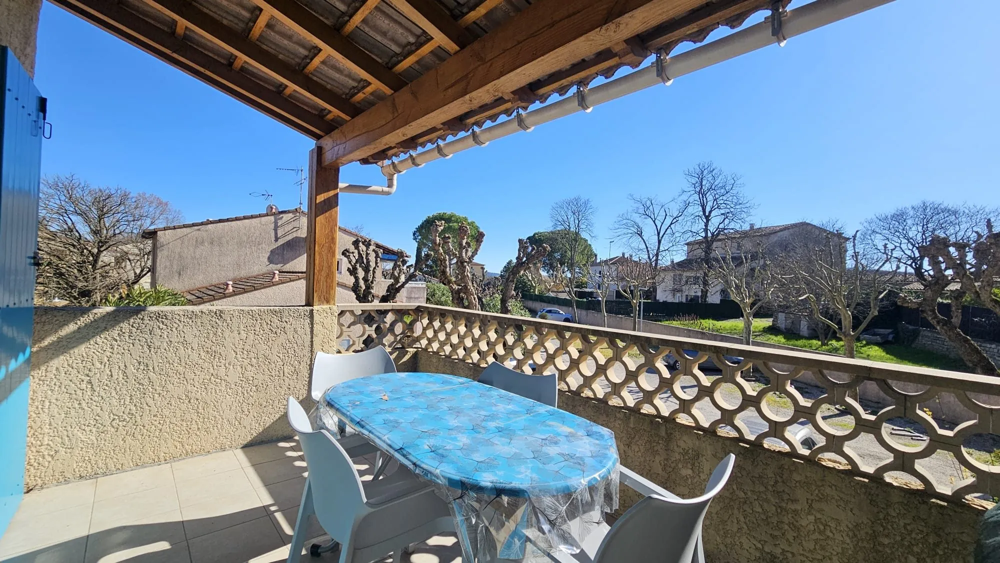A vendre appartement T2 avec terrasse, piscine à Quissac - Copropriété conviviale 