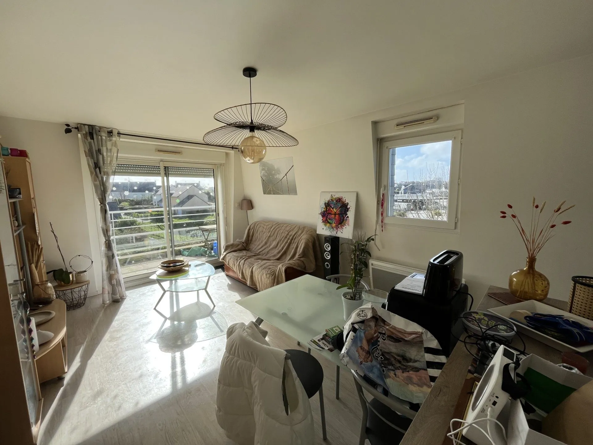 Charmant appartement T3 à Lesneven avec balcon, parking et cave