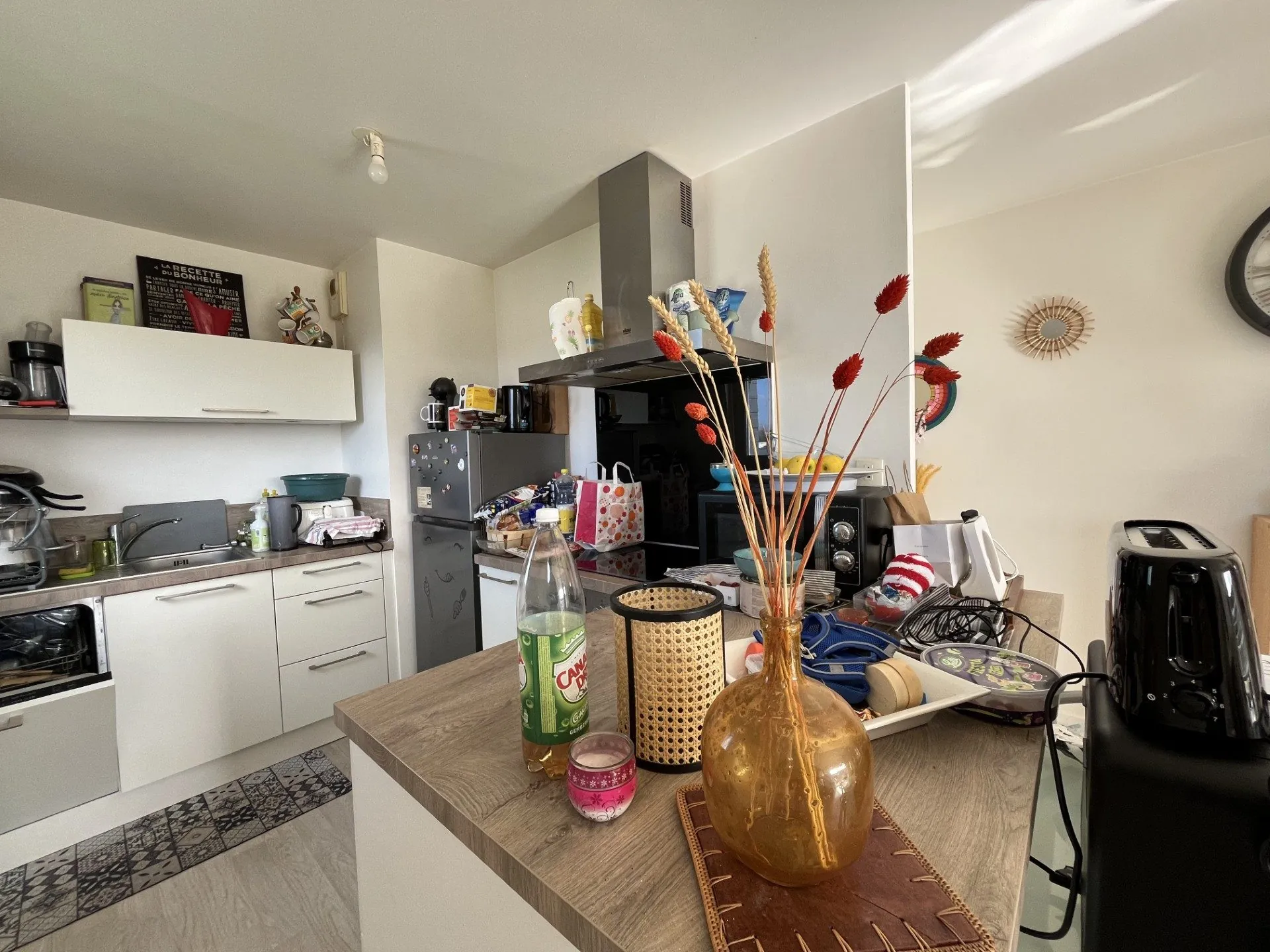 Charmant appartement T3 à Lesneven avec balcon, parking et cave 