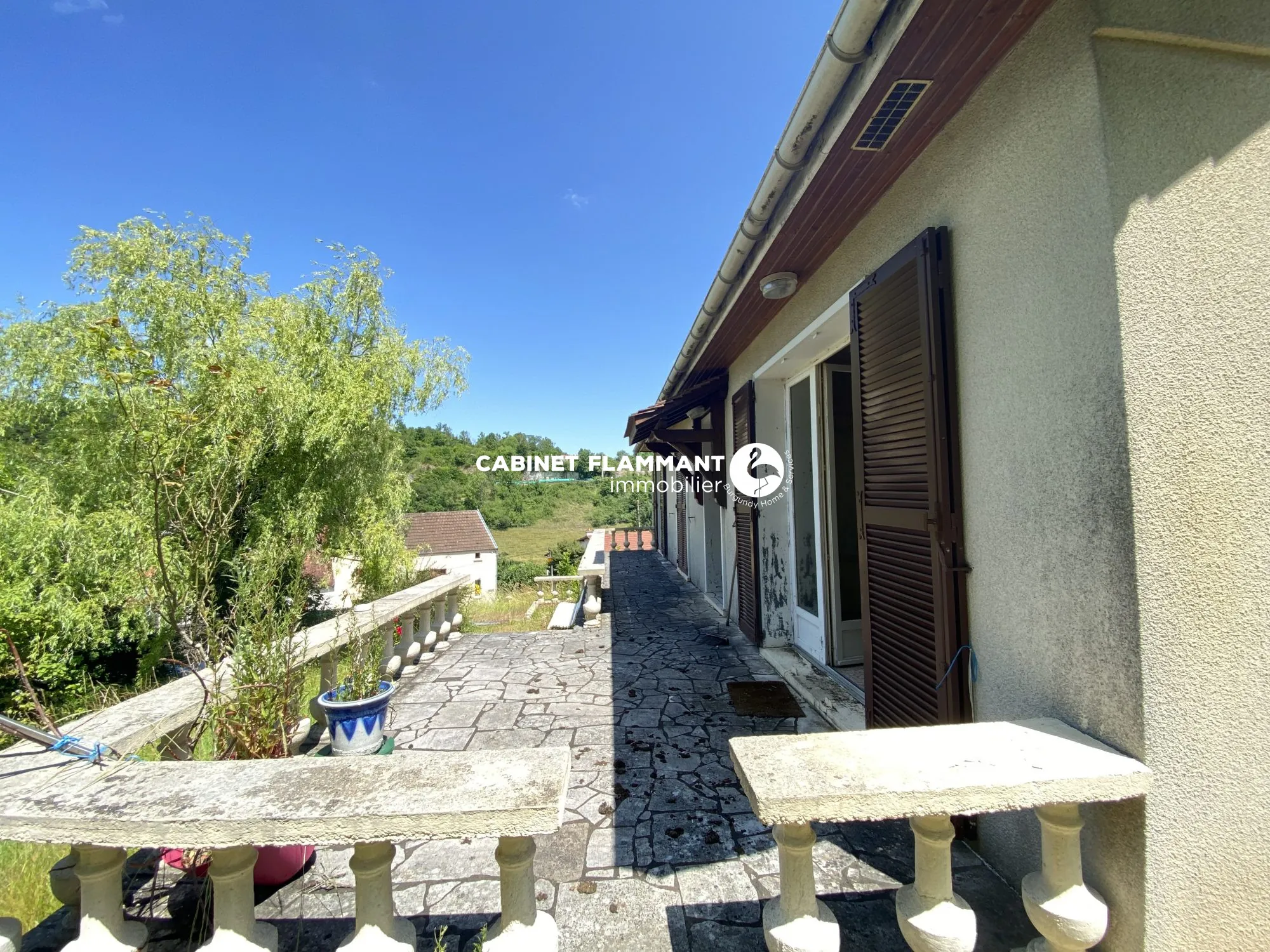 Maison à vendre à Montbard avec vue panoramique et jardin - Rénovation à prévoir