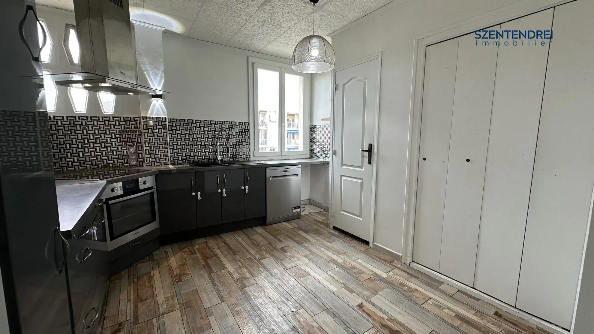 Appartement à vendre Lunel Szentendrei immobilier Appartement 3 pièces rénové avec loggia, cave et parking à Lunel 