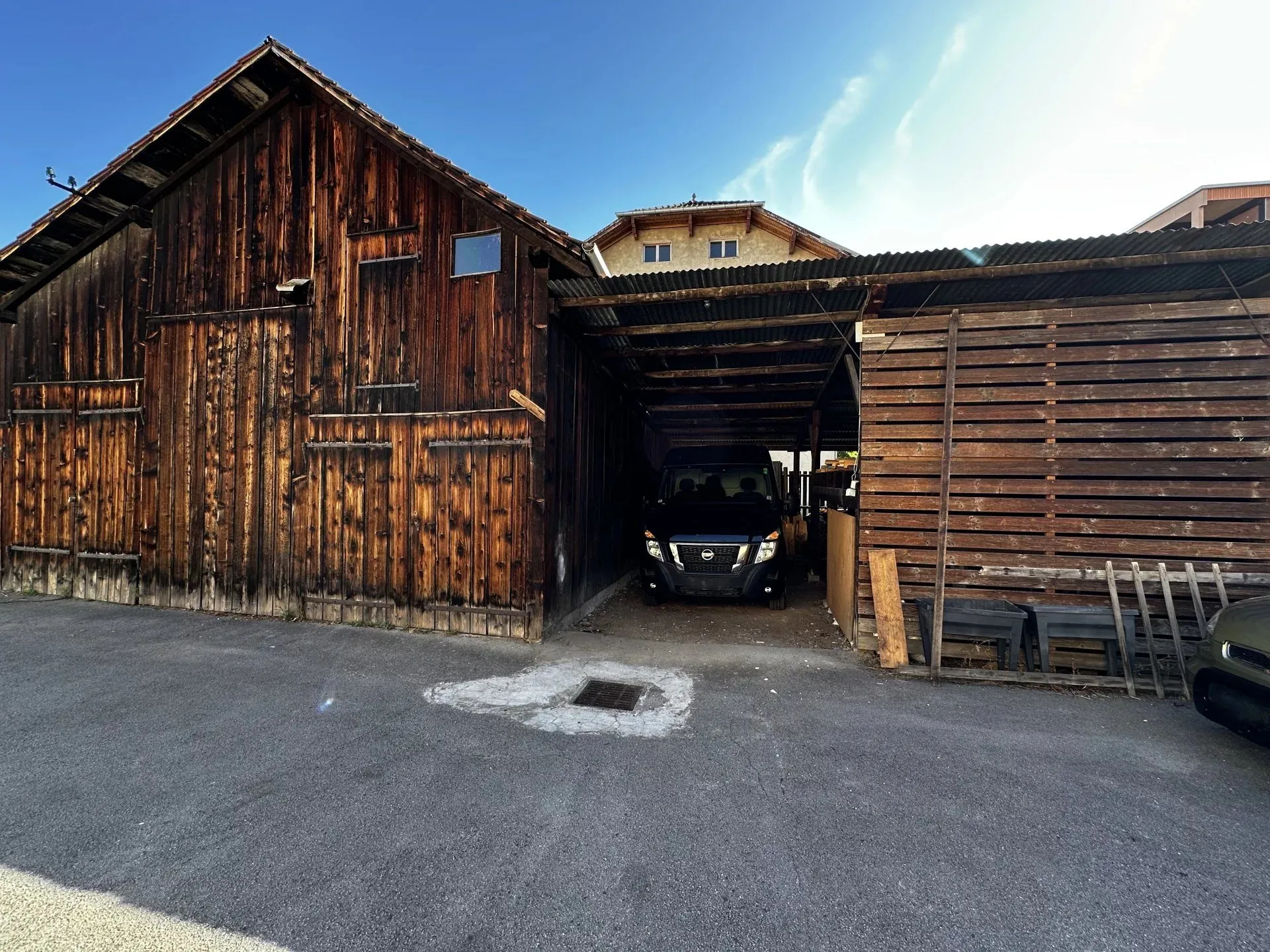 Grange à fort potentiel à Cluses à vendre, idéal rénovation ou projet personnalisé 