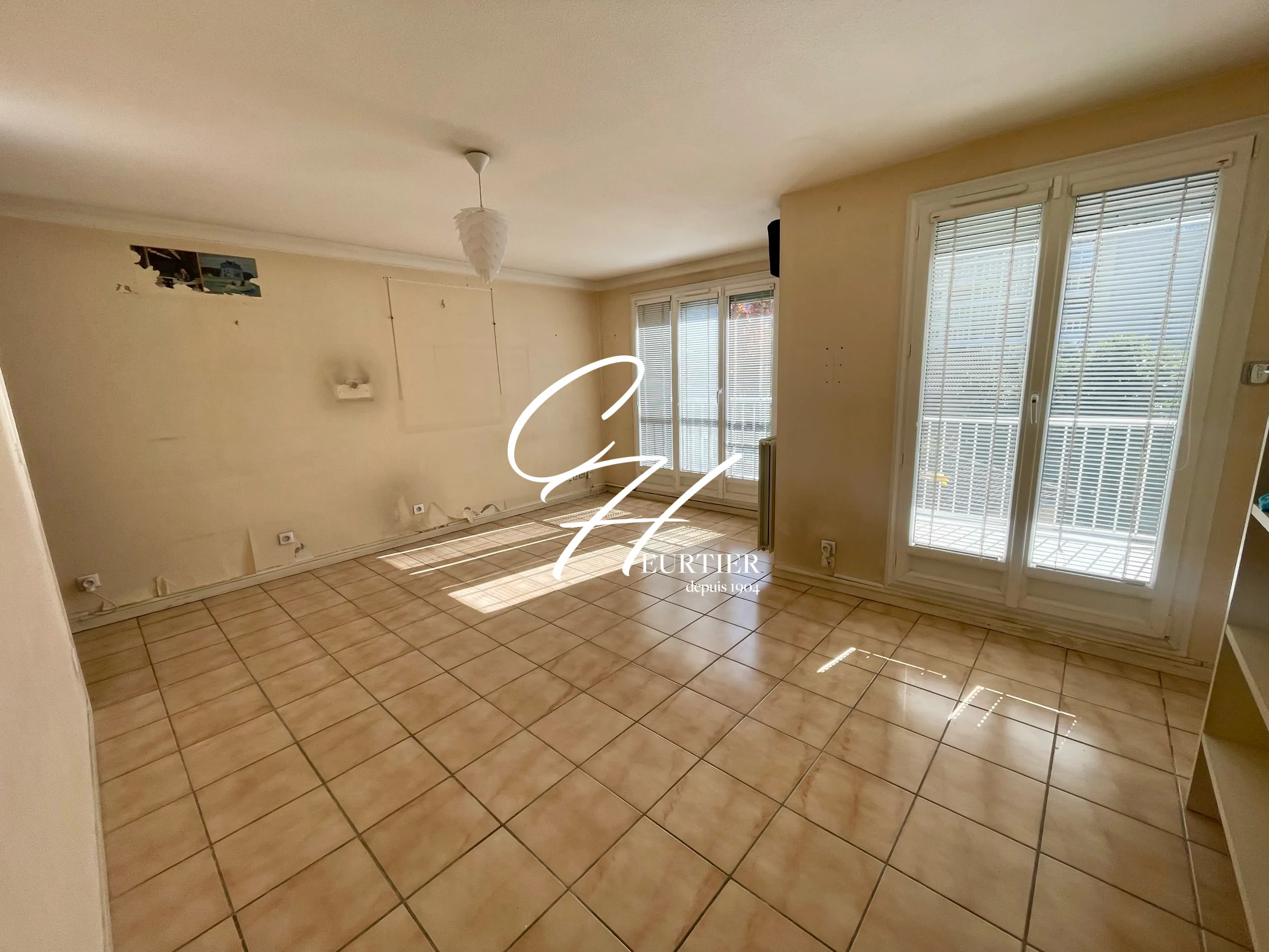 Appartement T3 à Saint Martin d'Hères avec Balcon, Cave et Garage en Option