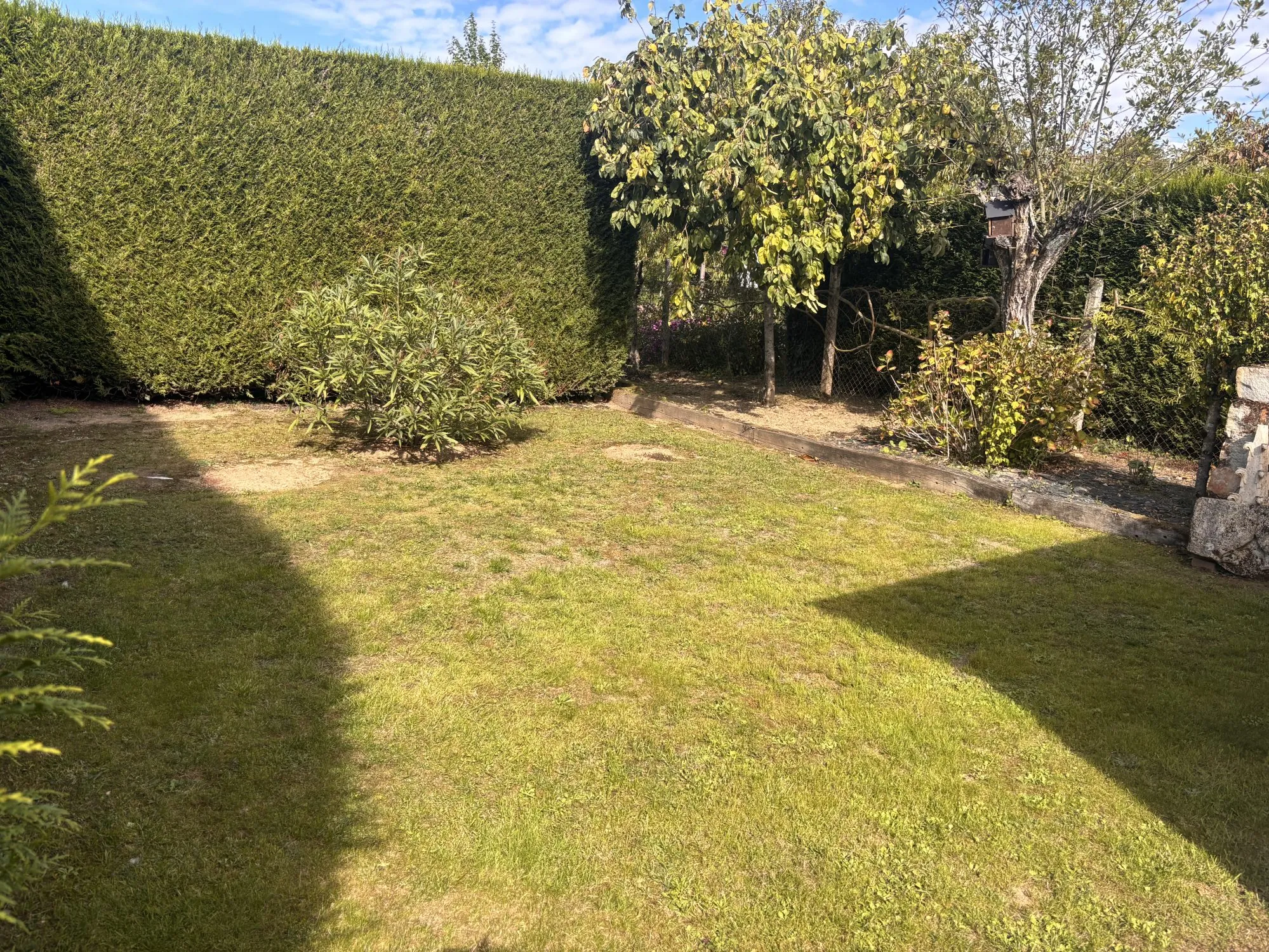 Maison ancienne de 95 m² à Sillé-le-Guillaume avec terrasse et jardin - Charme et confort 