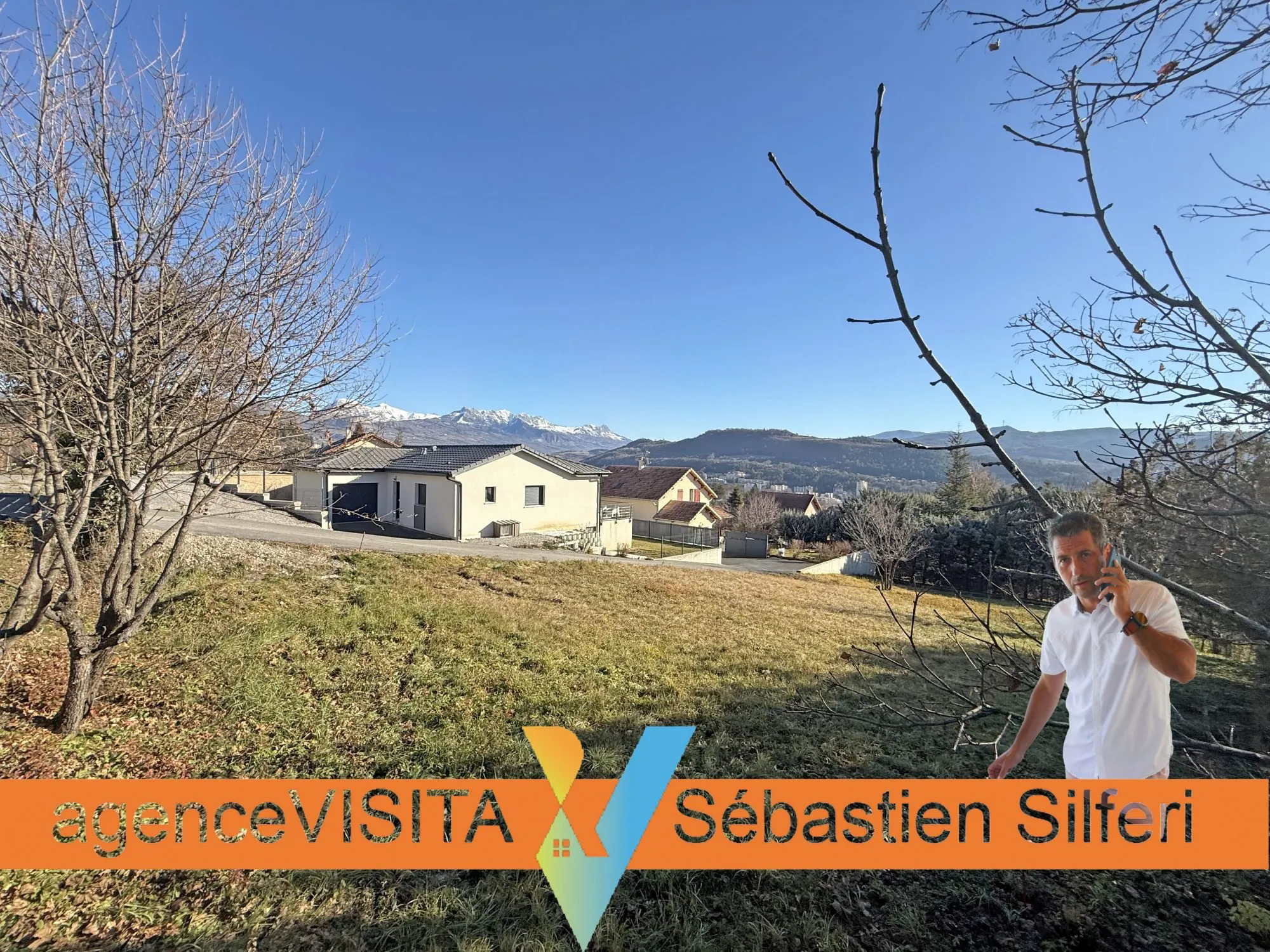 Terrain constructible de 445 m² à Gap avec vue montagne dans quartier calme