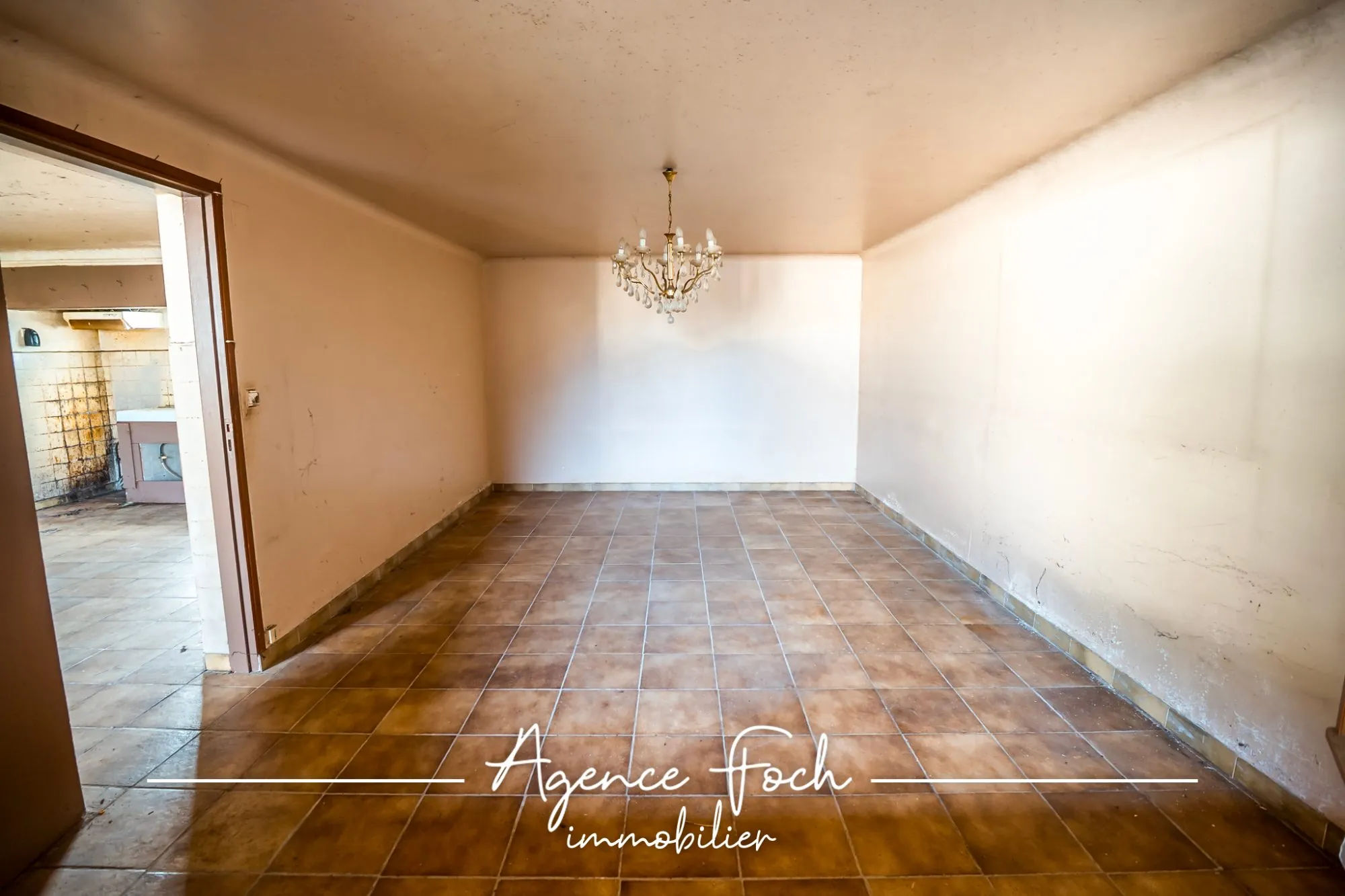 Maison à rénover avec garages proches du centre de Tarbes