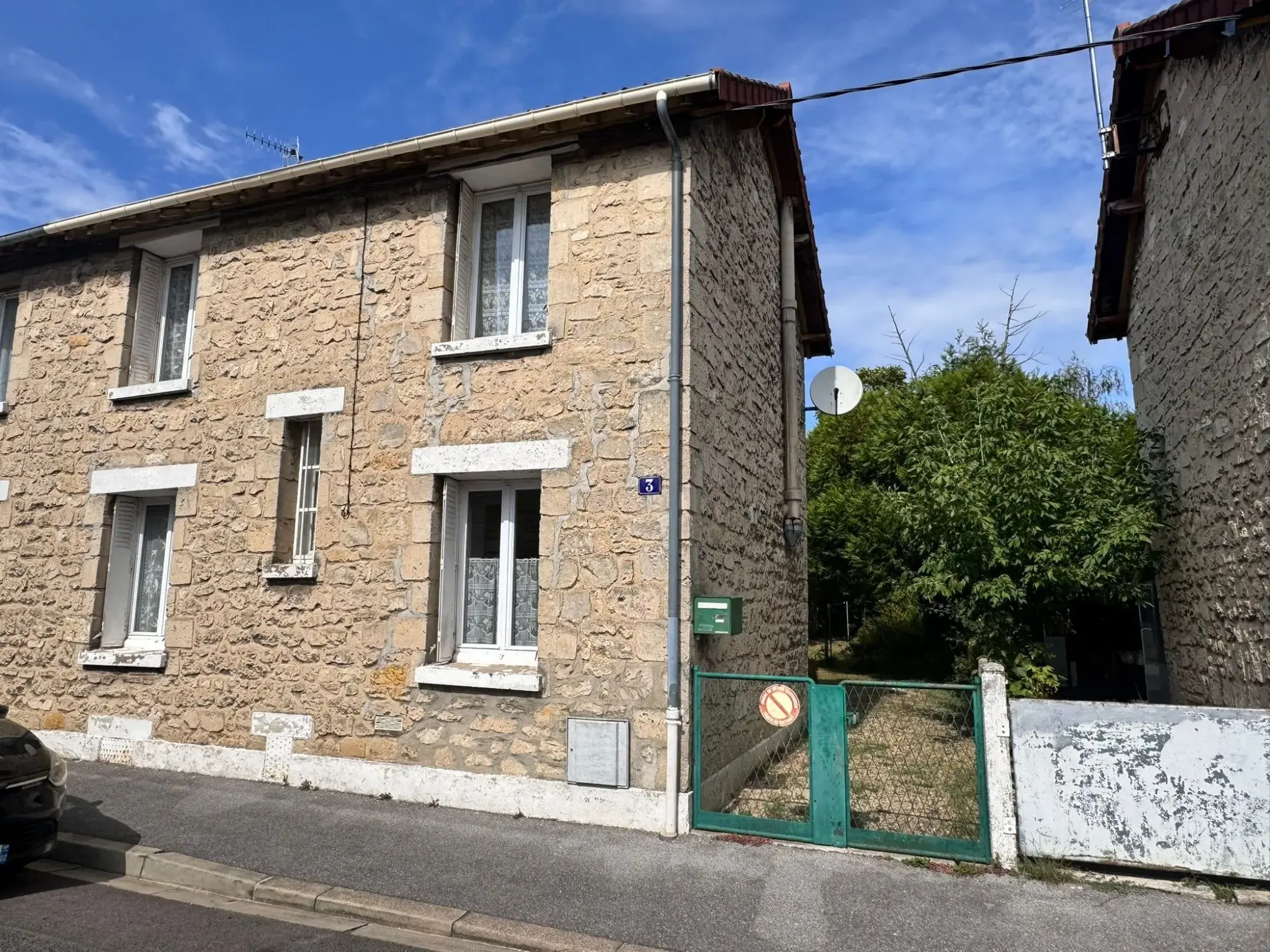 Maison à rénover avec 3 chambres à Soissons - Potentiel et confort