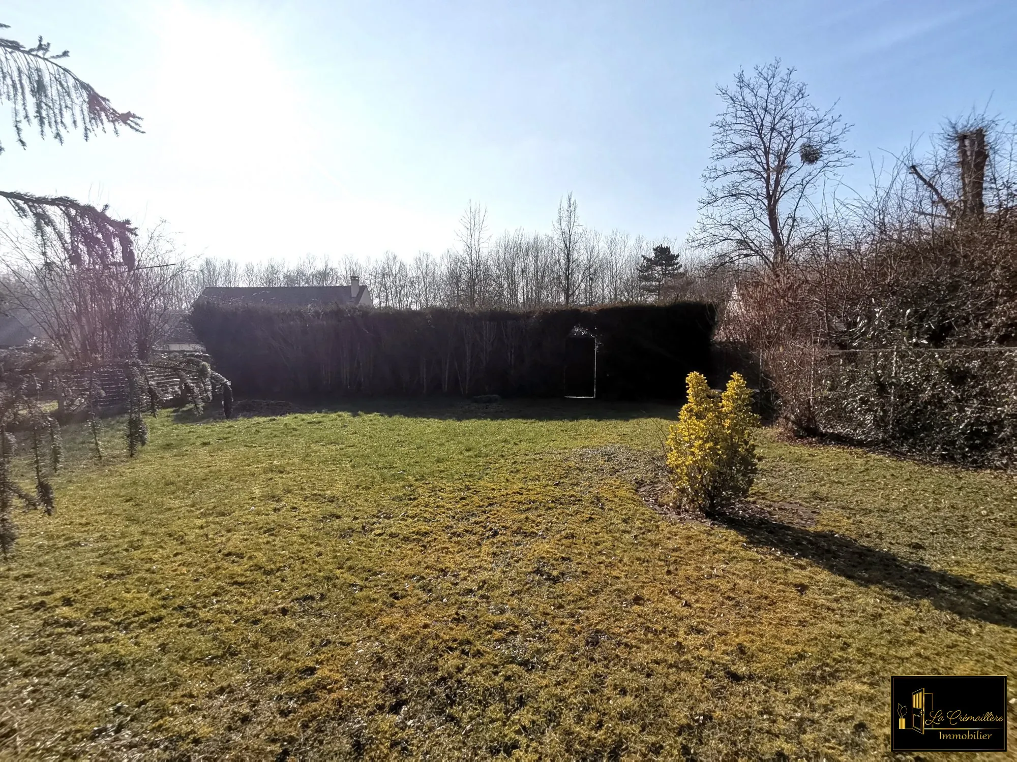 Terrain de 500 m² à Rochefort-en-Yvelines, environnement calme et proche de Paris