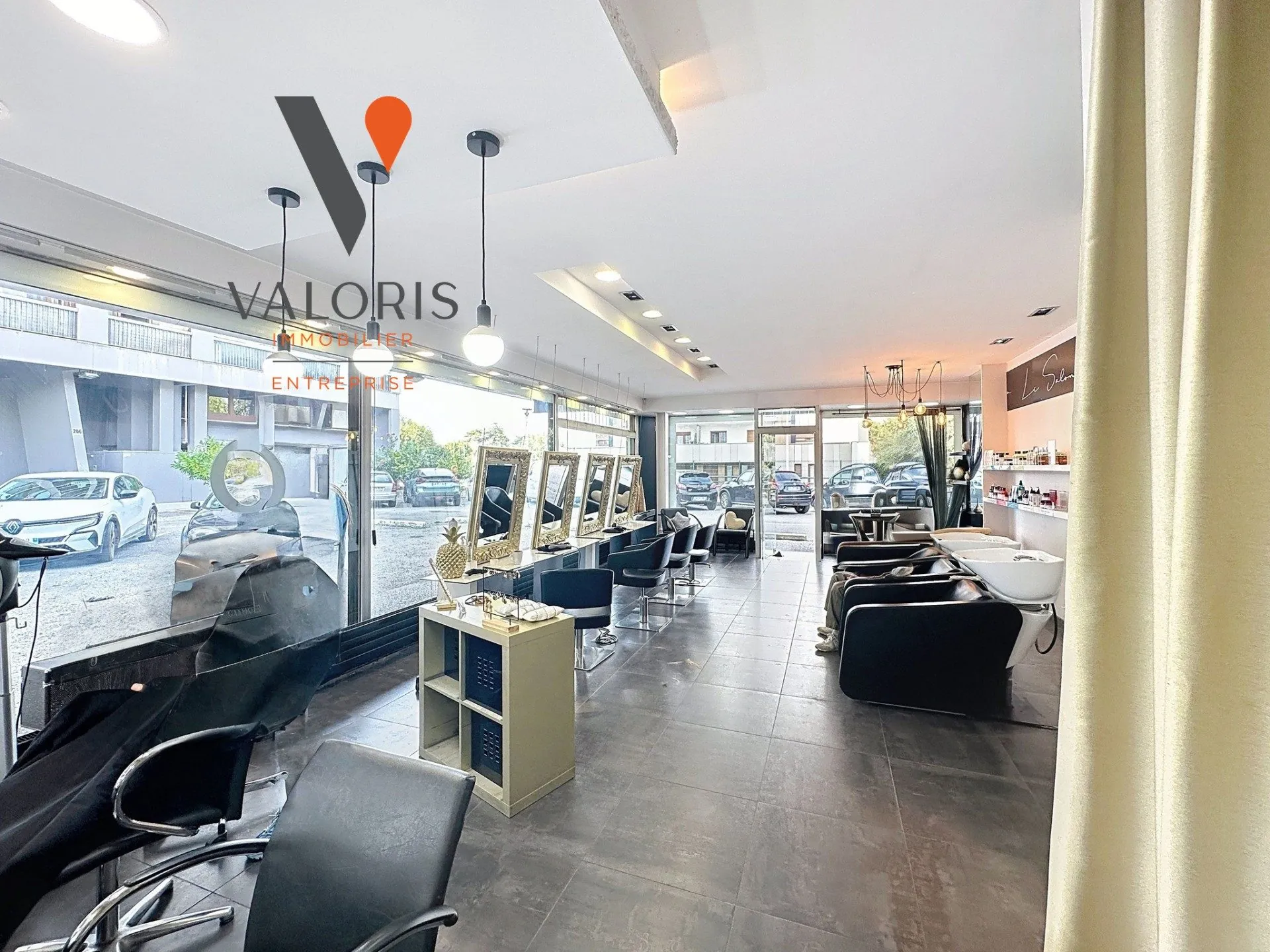 Local commercial à vendre à Grenoble - 90 m², emplacement stratégique secteur Libération-Rondoeau