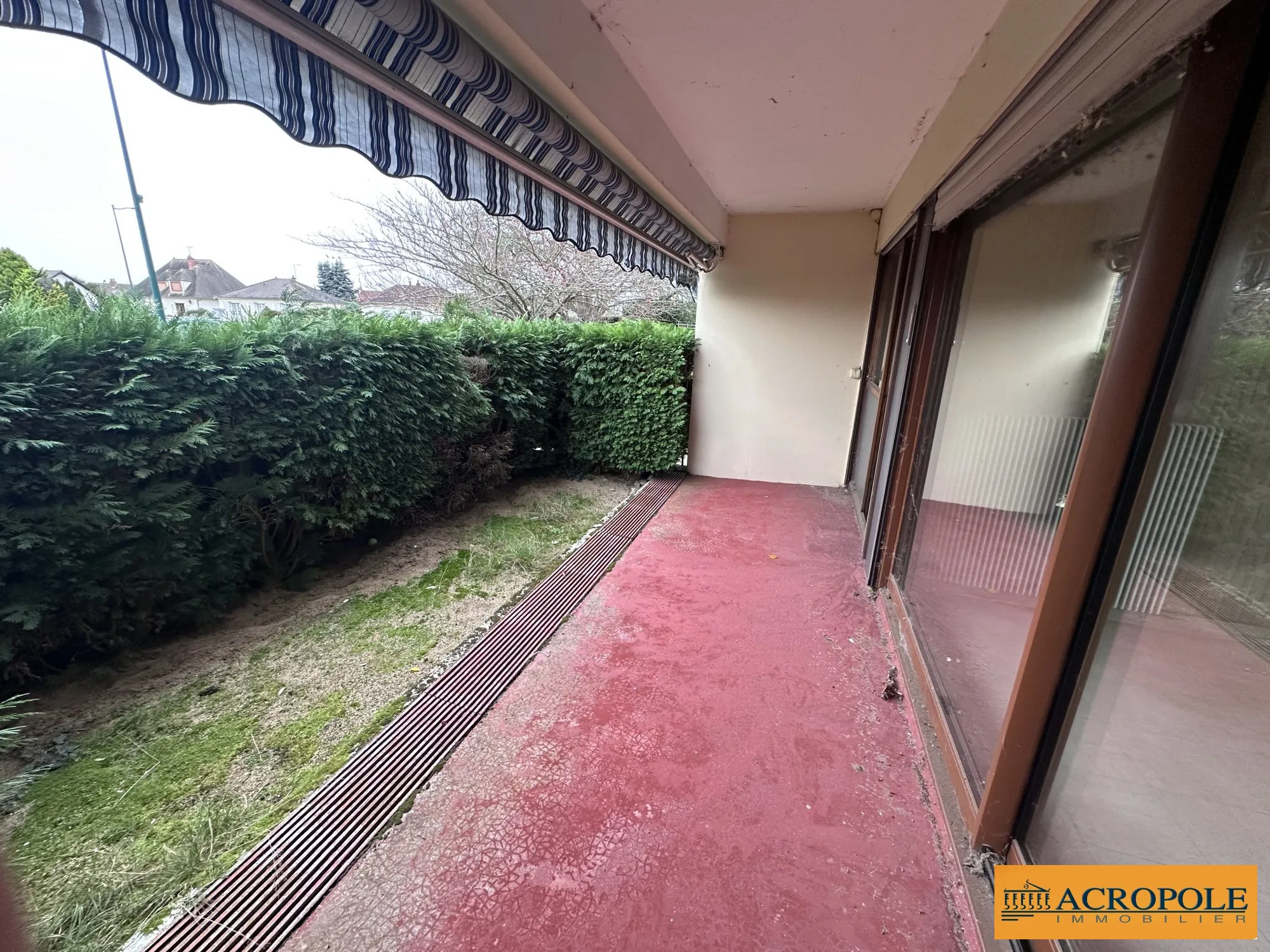Terrass Appartement 74 m² avec terrasse sud à Gien proche écoles et commerces 