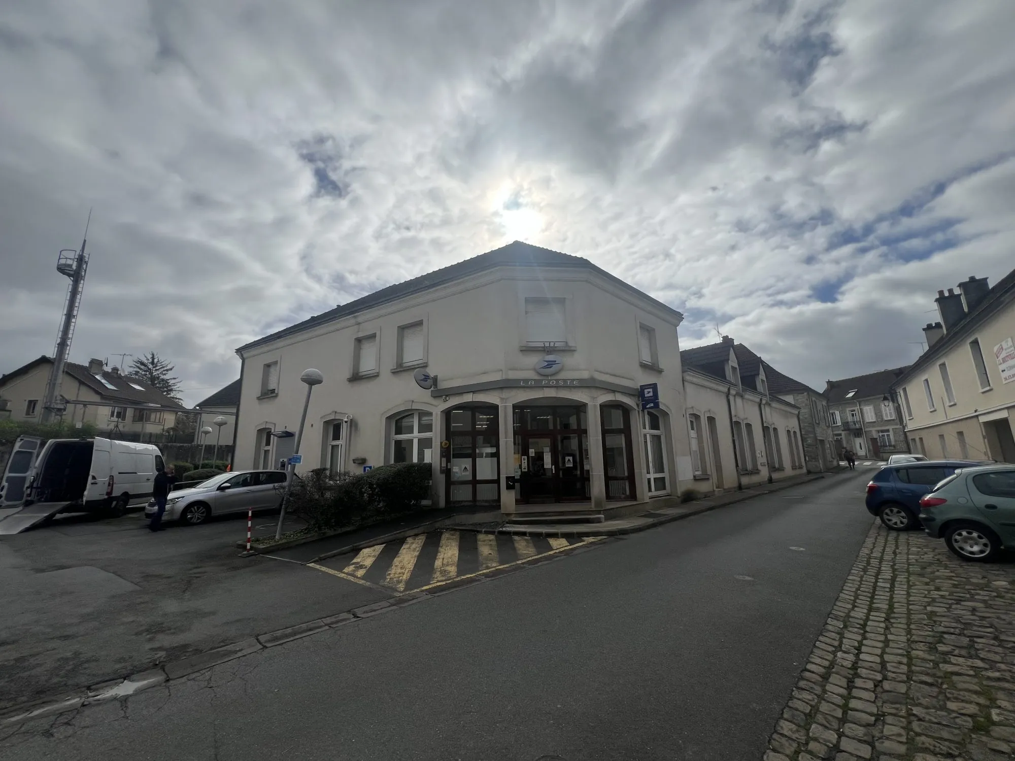 Appartement T5 de 113 m² en centre-ville avec grands combles aménageables à Dormans