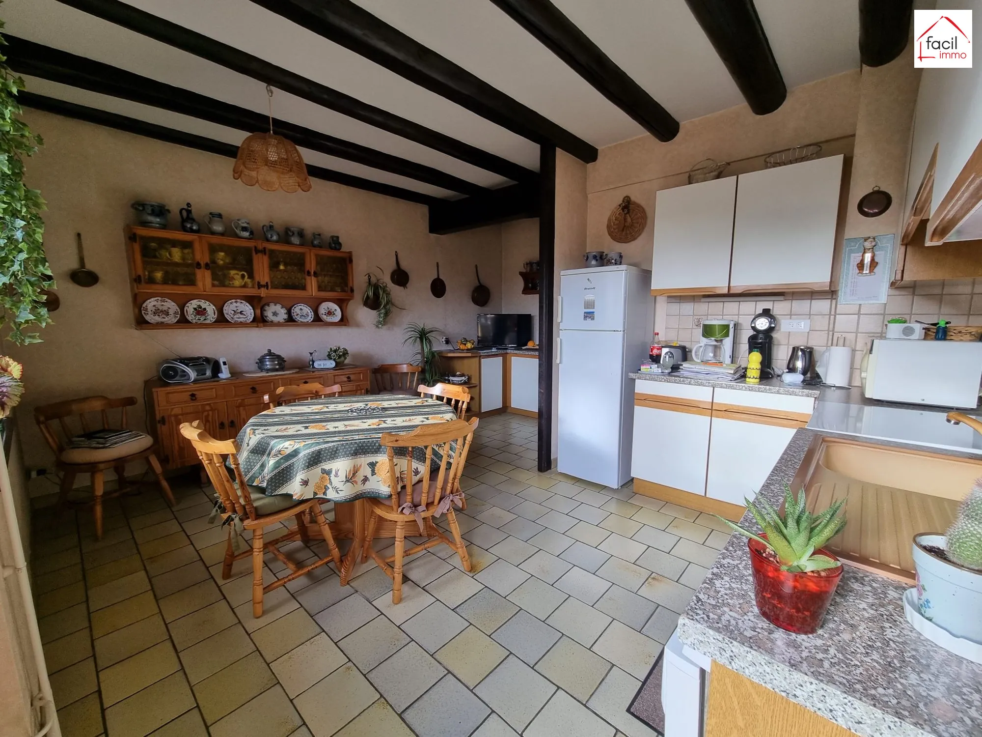 Maison lumineuse avec terrasse et jardin au cœur de Sarrebourg