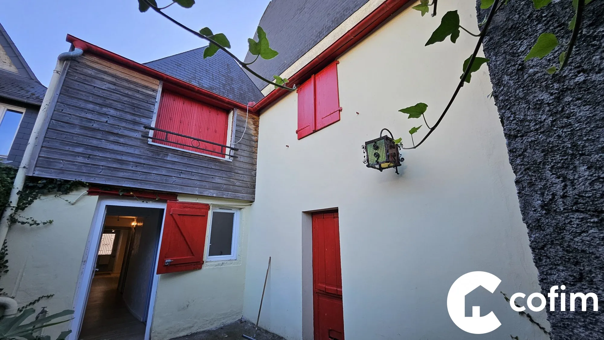 Maison à vendre à Oloron-Sainte-Marie avec jardin et 3 chambres