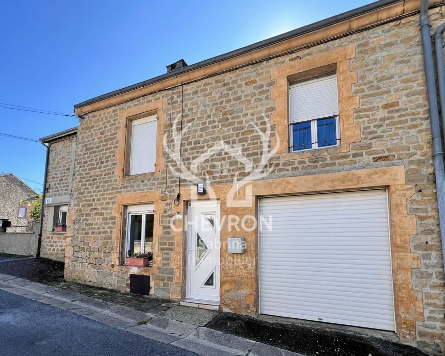 Maison en pierre rénovée à Arreux – 3 chambres, terrasse et garage