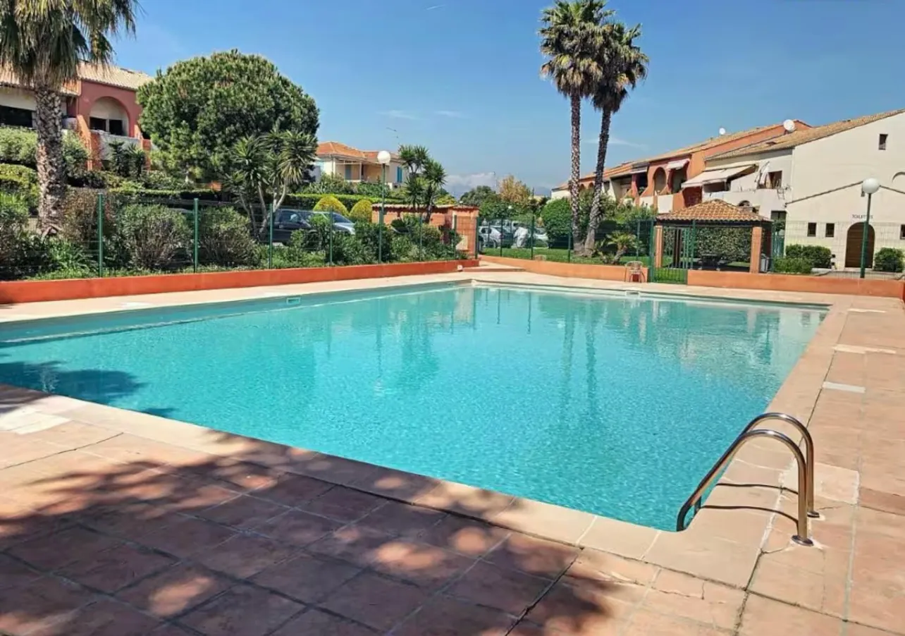 Appartement T1 à vendre avec jardin privé et parking à Villeneuve-Loubet