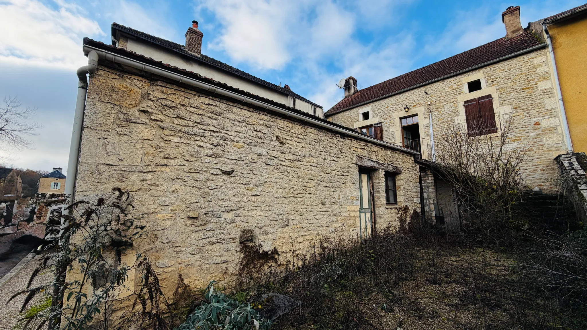 Maison ancienne de charme avec garage et dallage de Bourgogne à Dissangis