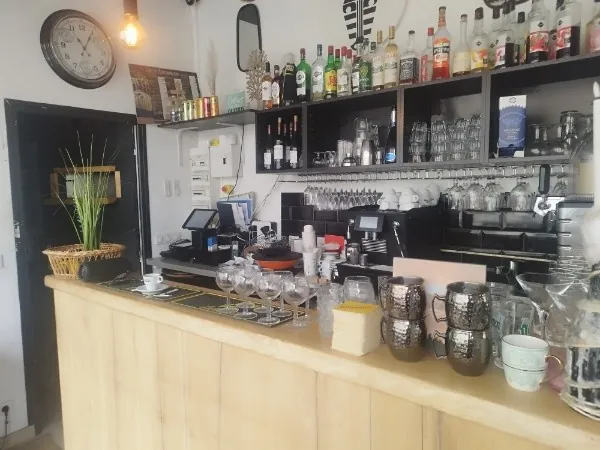 Fonds de commerce restaurant à vendre à Maisons-Laffitte avec terrasse et stationnement