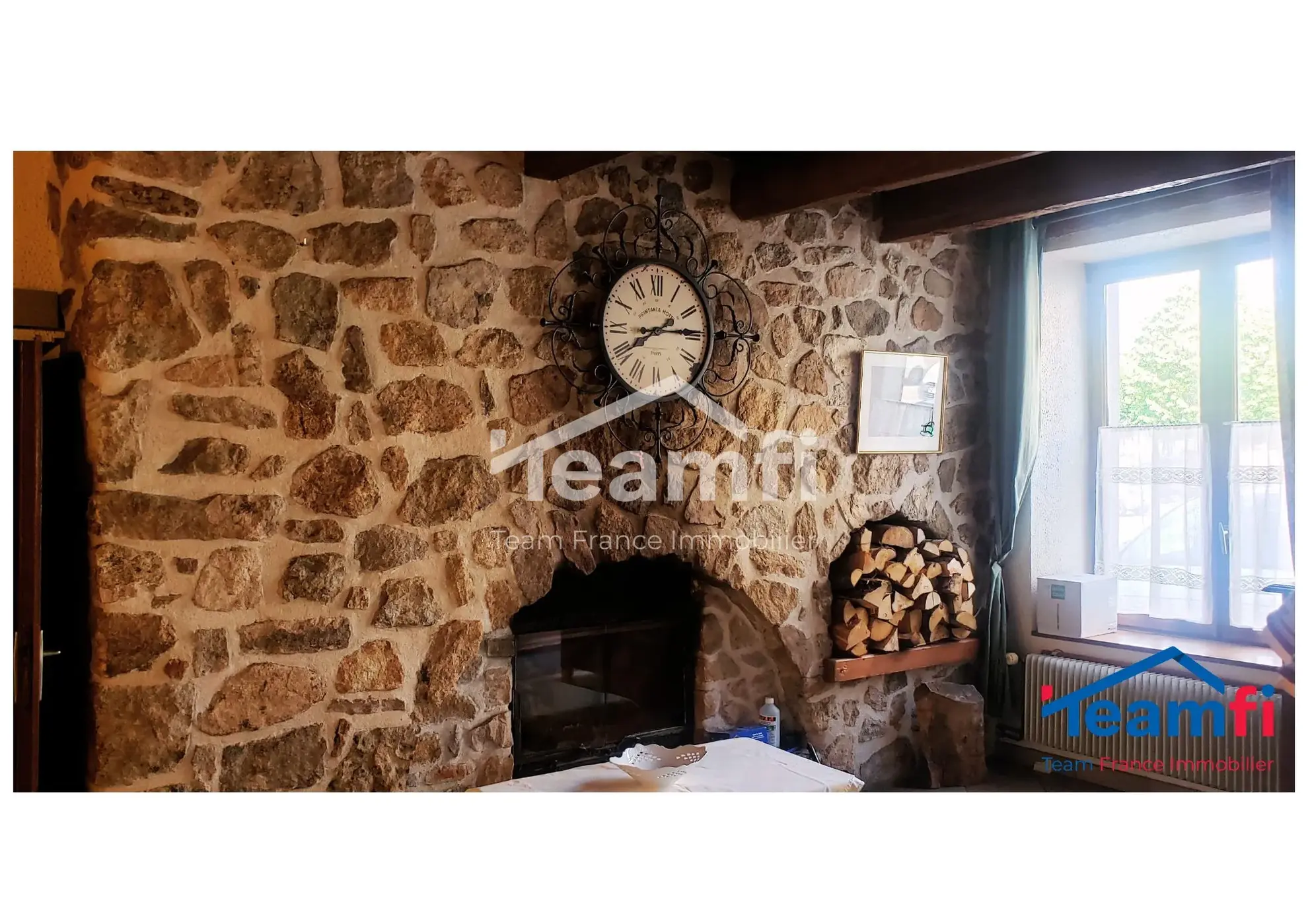 Maison bourgeoise de 260 m² avec terrasse à La Séauve-sur-Semène, charme et potentiel 