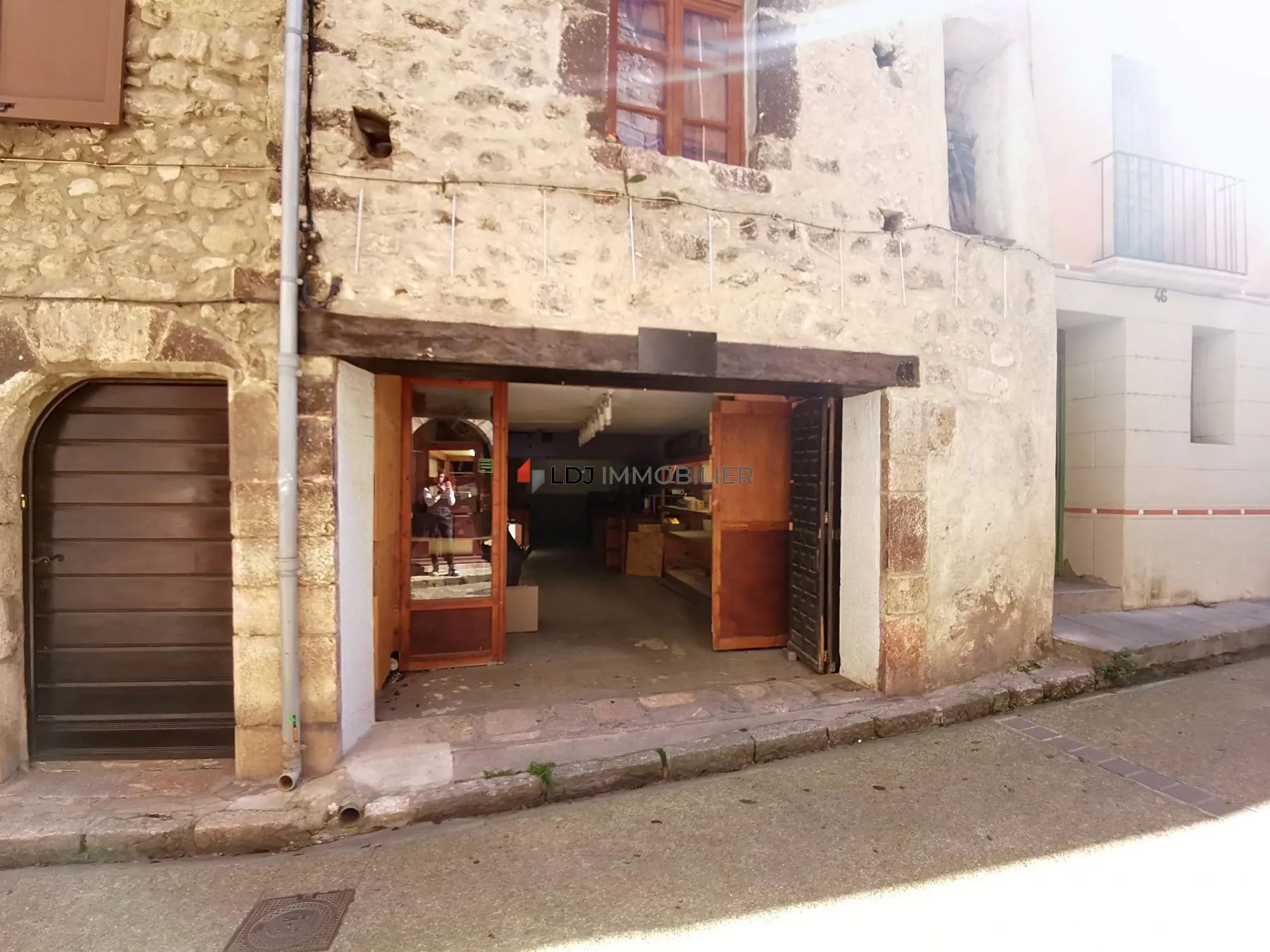 Local commercial spacieux et lumineux au cœur de Villefranche-de-Conflent 