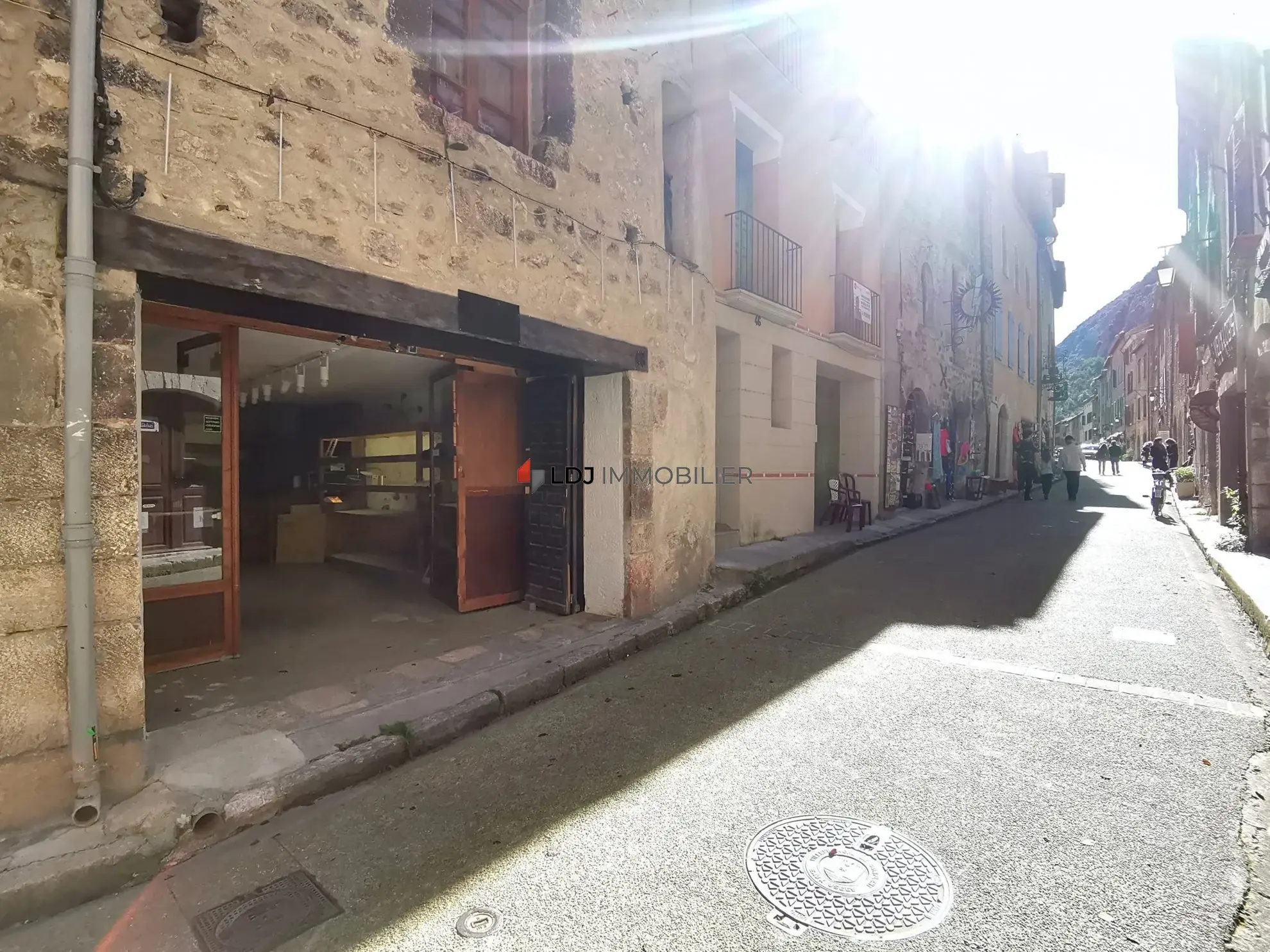 Local commercial spacieux et lumineux au cœur de Villefranche-de-Conflent