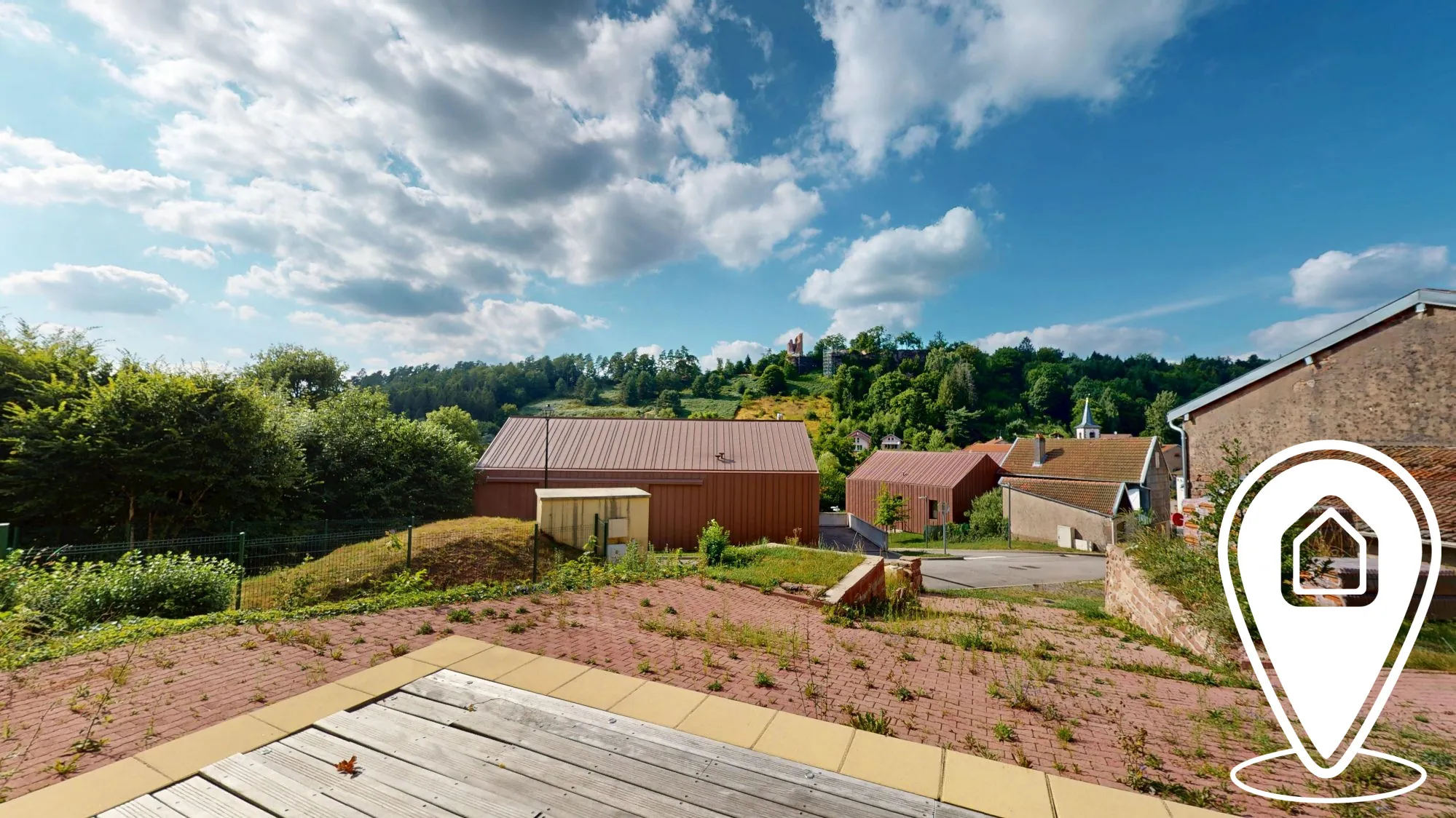 Belle maison à vendre à Pierre-Percée avec vue sur le lac et le château