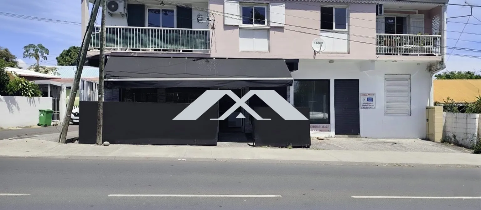 Fonds de commerce de restauration rapide à Saint-Pierre, idéalement situé et équipé