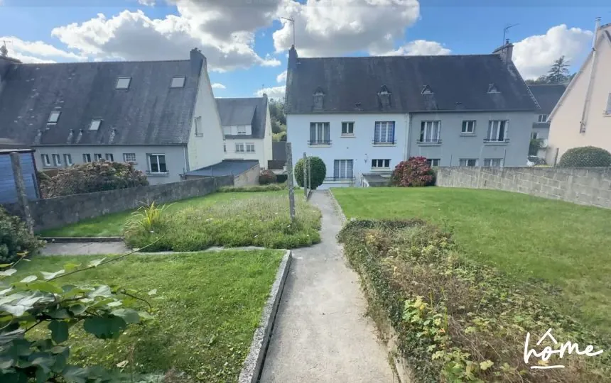 Maison à rénover à Landerneau, grande, 6 chambres, proche écoles