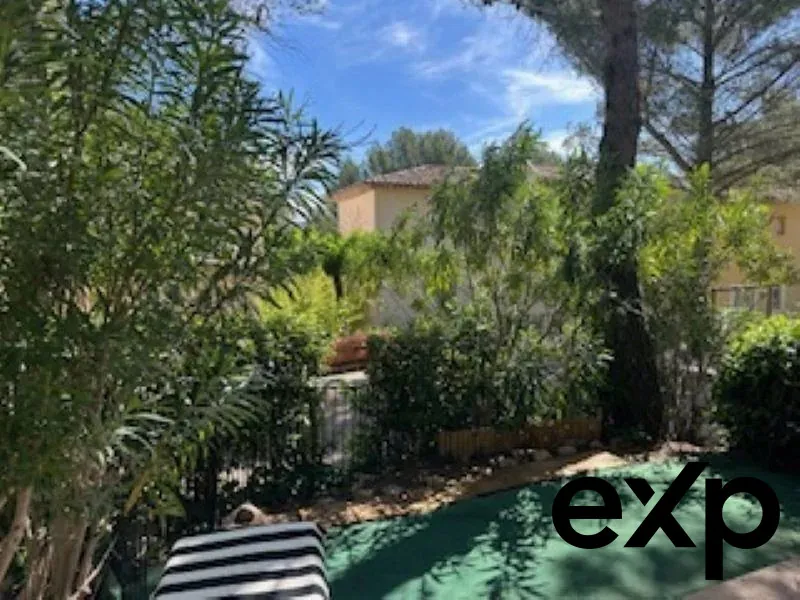 Location ou vente d'une maison à Mallemort avec piscine et vue sur golf 