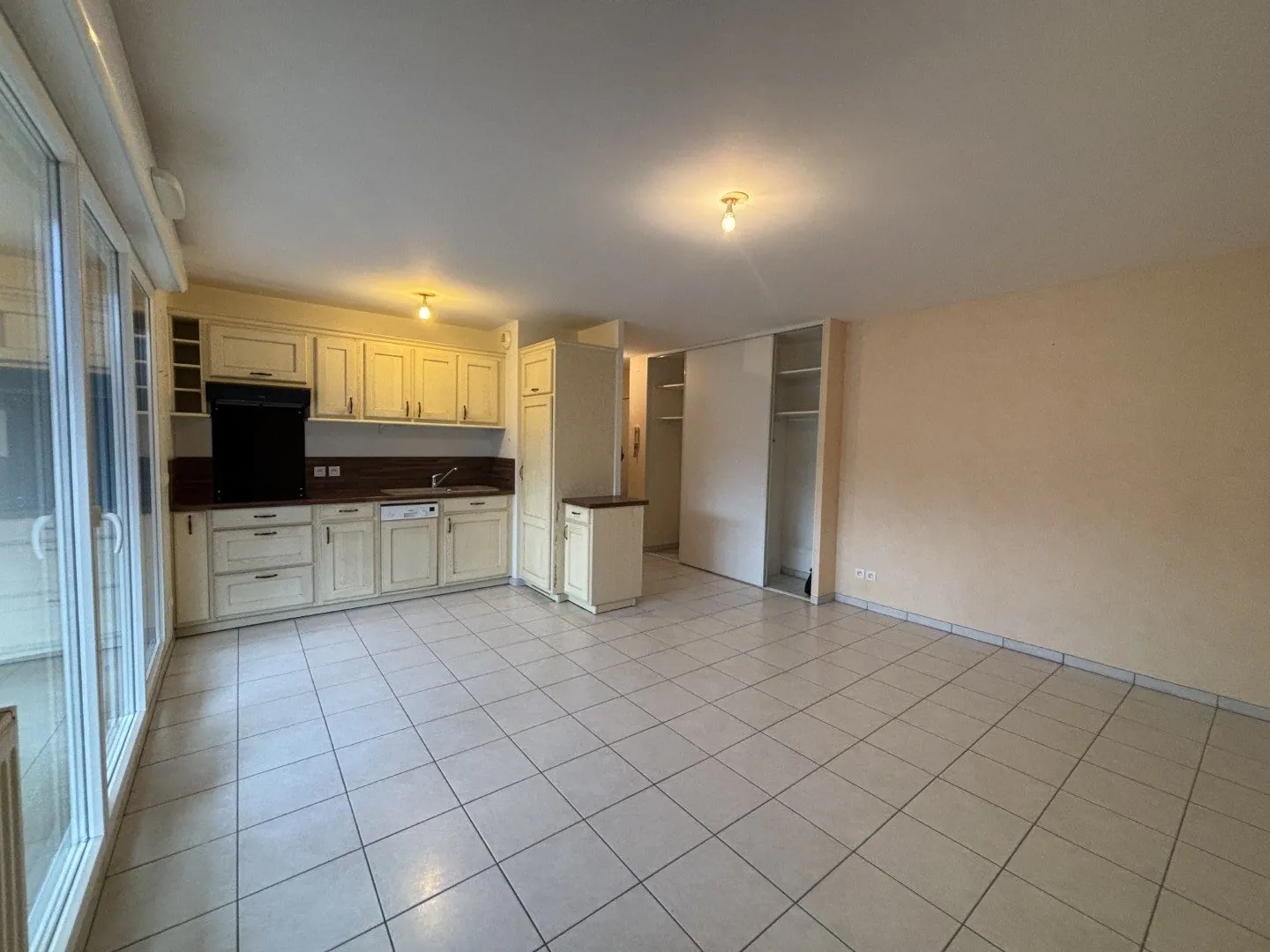 Bel appartement T3 avec terrasse dans le quartier Champfleuri à Clermont-Ferrand 