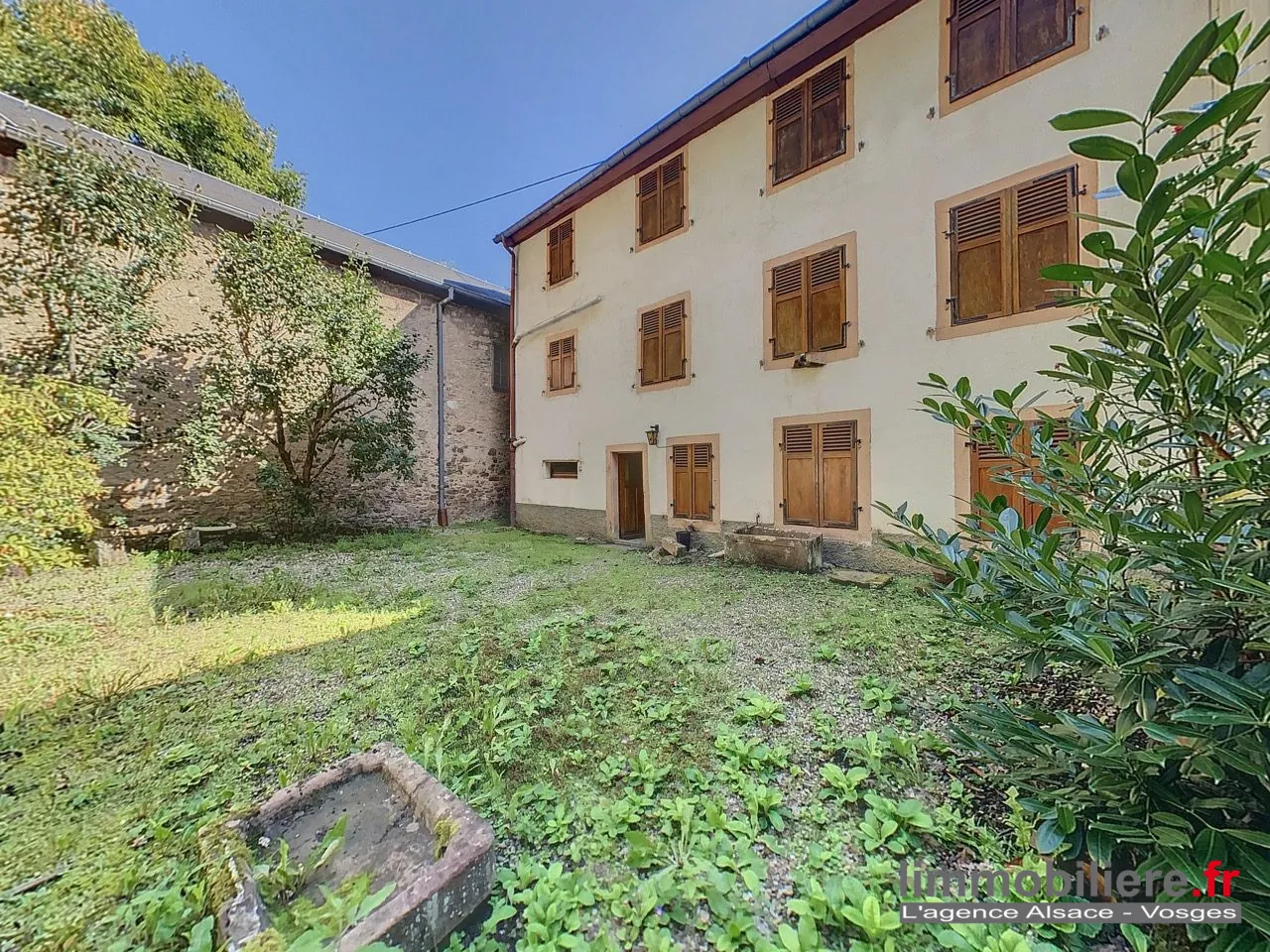 Grande maison familiale avec potentiel commercial au centre de Sainte-Croix-aux-Mines