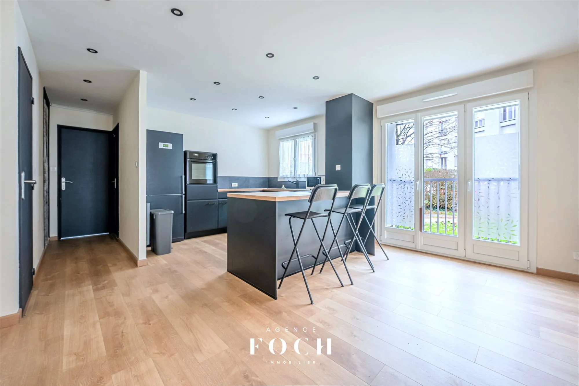 Bel appartement rénové à Nancy avec stationnement privé entre parc et port