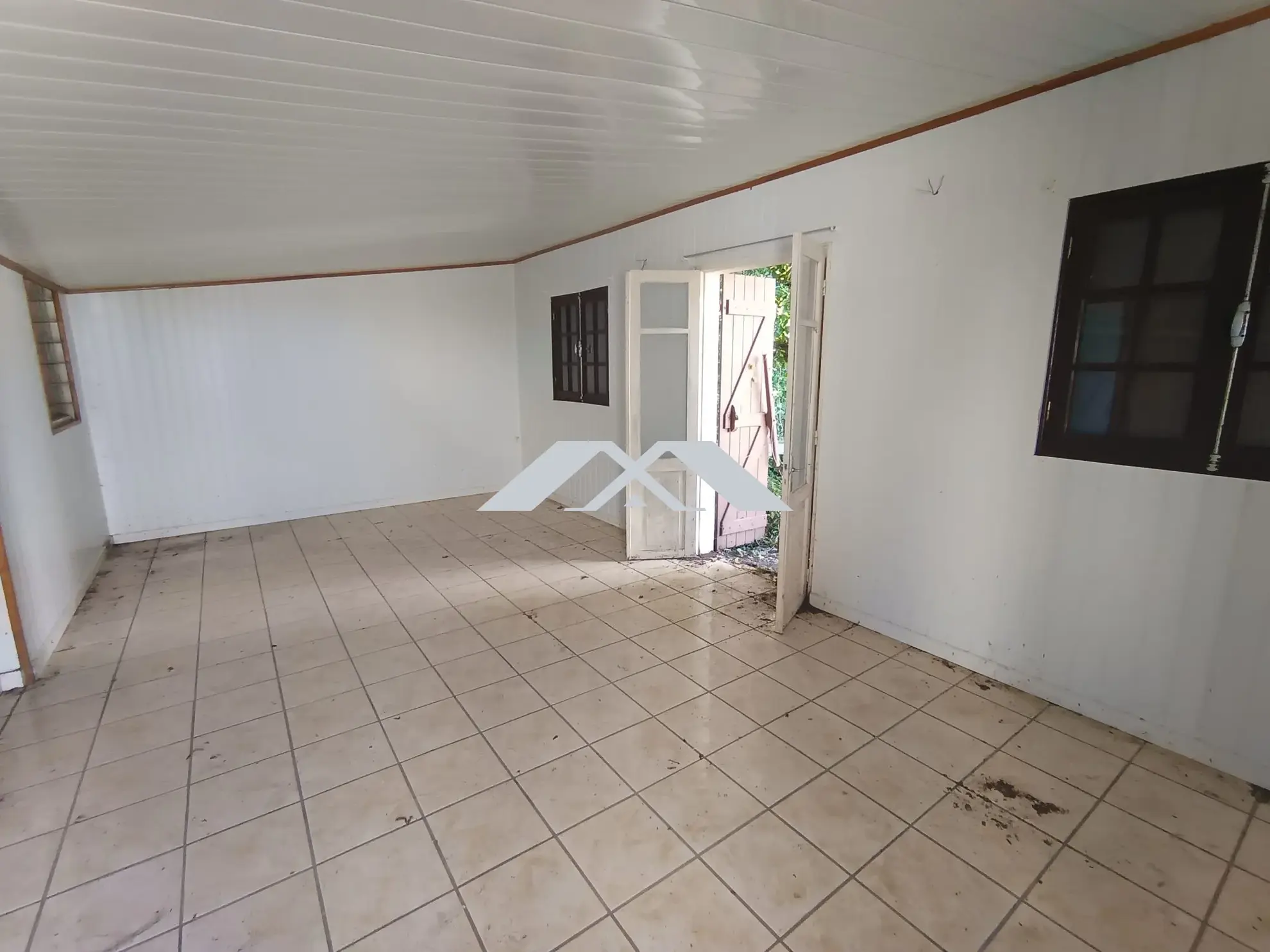 Maison de 95 m² avec grand terrain à Charrié, Petite Île – Réunion 