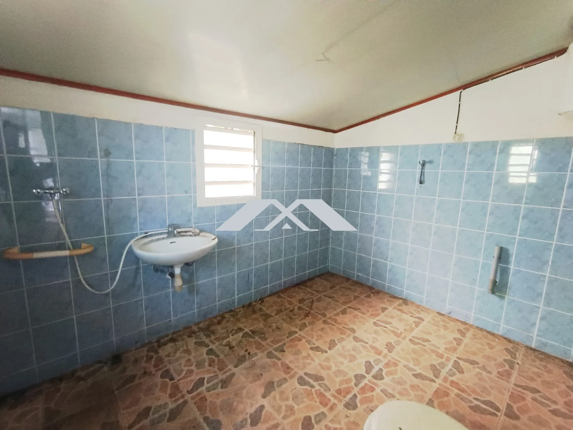 Maison de 95 m² avec grand terrain à Charrié, Petite Île – Réunion