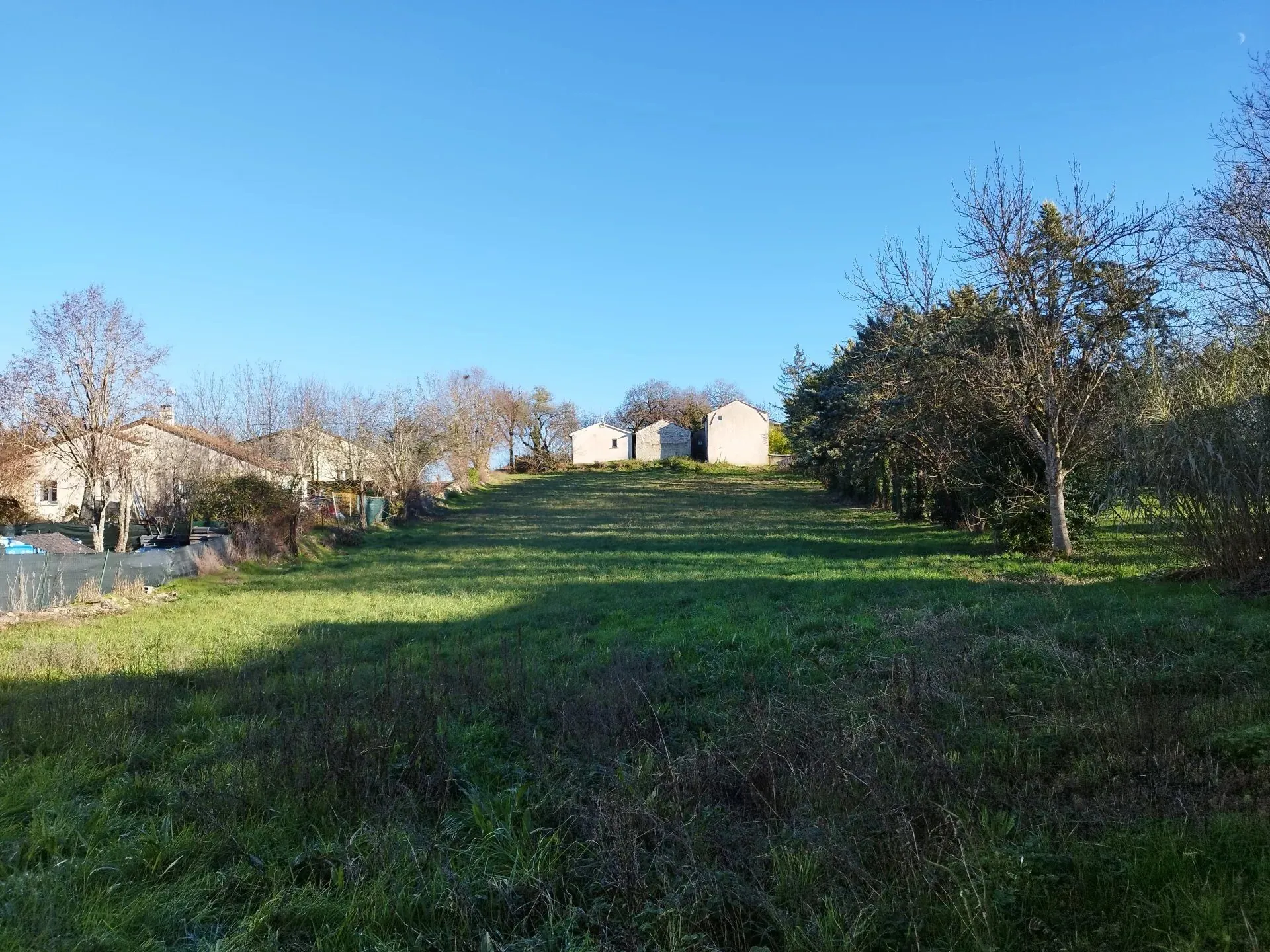 Terrain constructible à Lhospitalet, proximité Cahors, idéal pour bâtir votre maison