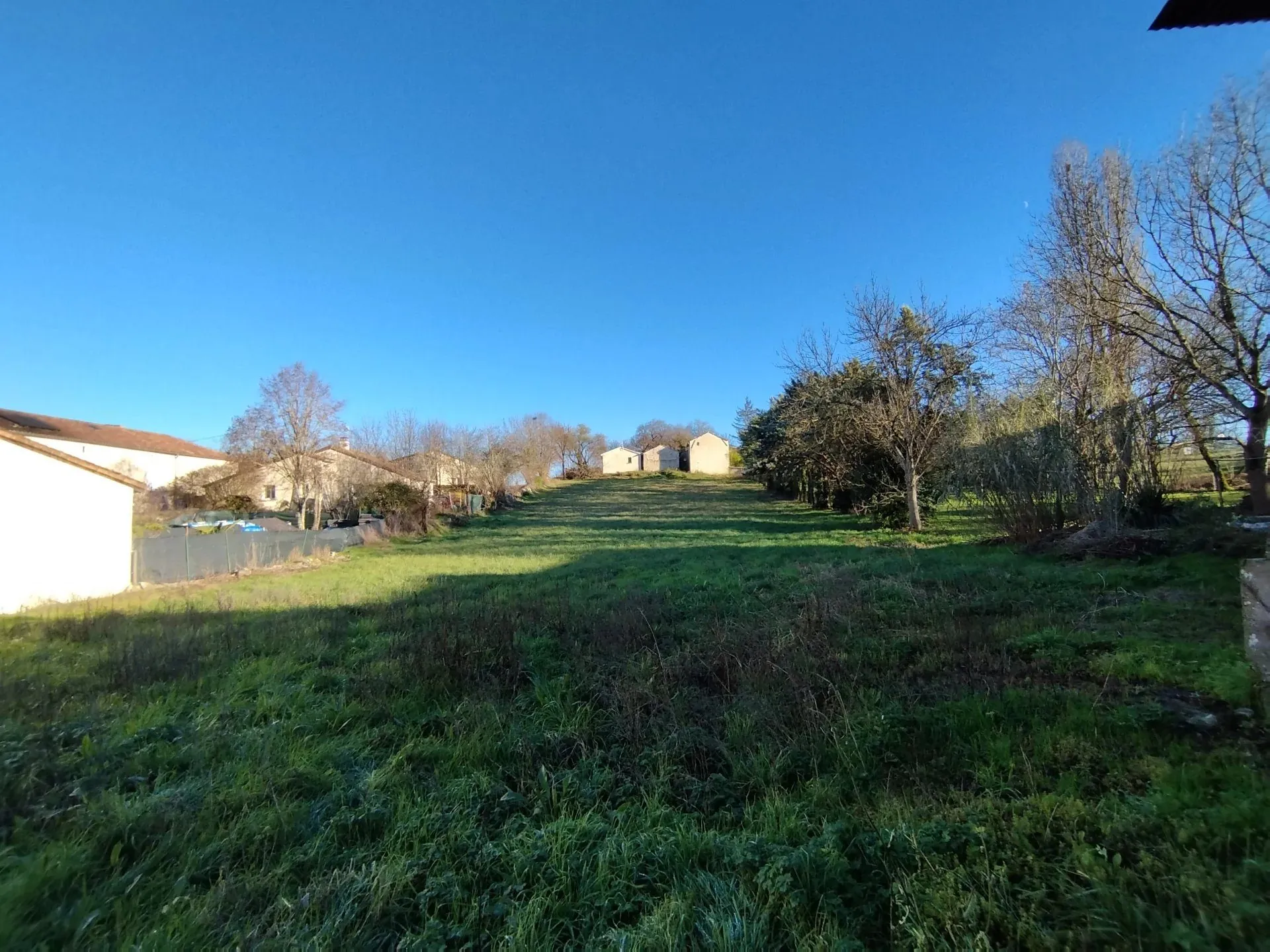 Terrain constructible à Lhospitalet, proximité Cahors, idéal pour bâtir votre maison 